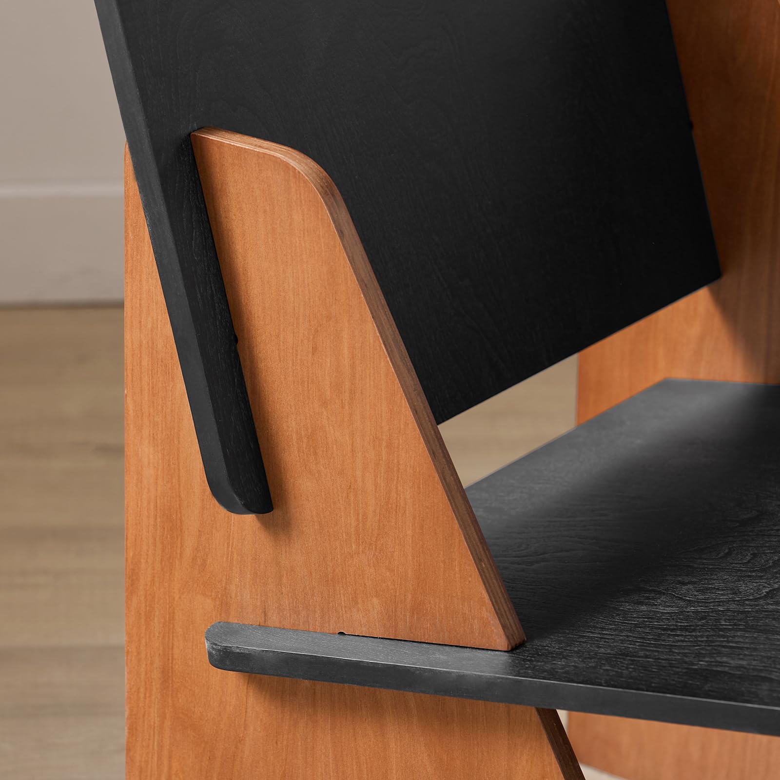 SoBuy Chaise Design en Bois Confortable Ergonomique Fauteuil de Salon Chaise de Cuisine, Structure Assemblée en Tenons et Mortaises, Marron et Noir, L53 x P78 x H56 cm, HFST03-SCH