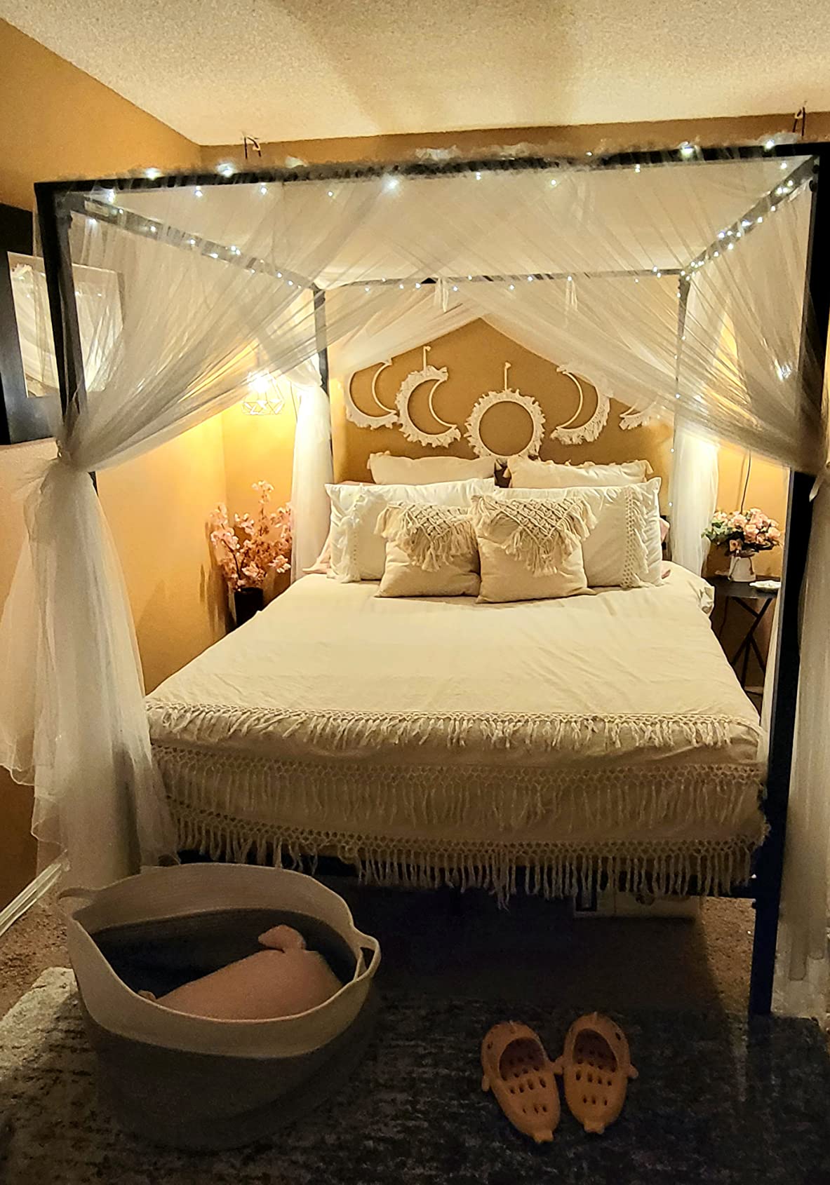 30/mo Finance ZINUS Patricia Gold Metal Canopy Platform Bed Frame