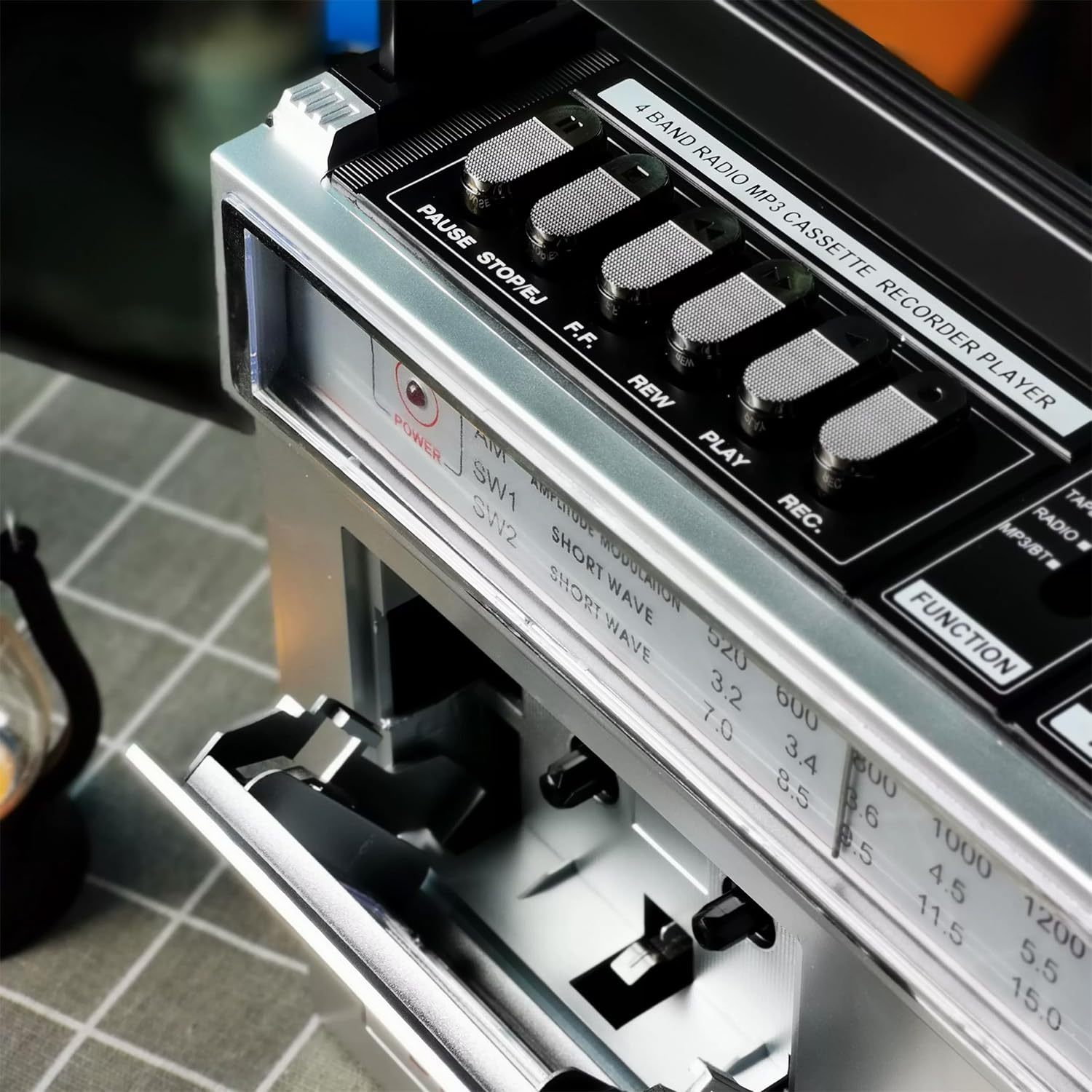 Lettore CD a cassetta retrò, stile classico anni '80, con Bluetooth, registratore a nastro, radio AM/FM, ingresso SD/USB, per viaggi e eventi di danza