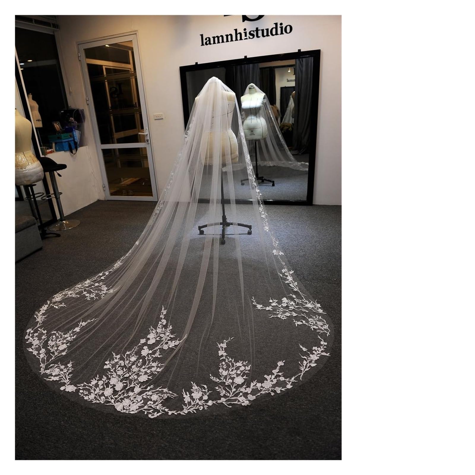 Ślub Elegancki jednowarstwowy 300 cm biały welon slubny z koronkowymi aplikacjami wykonany na zamówienie elegancki welon ślubny z grzebieniem (Color : Beige, Size : 300cm)