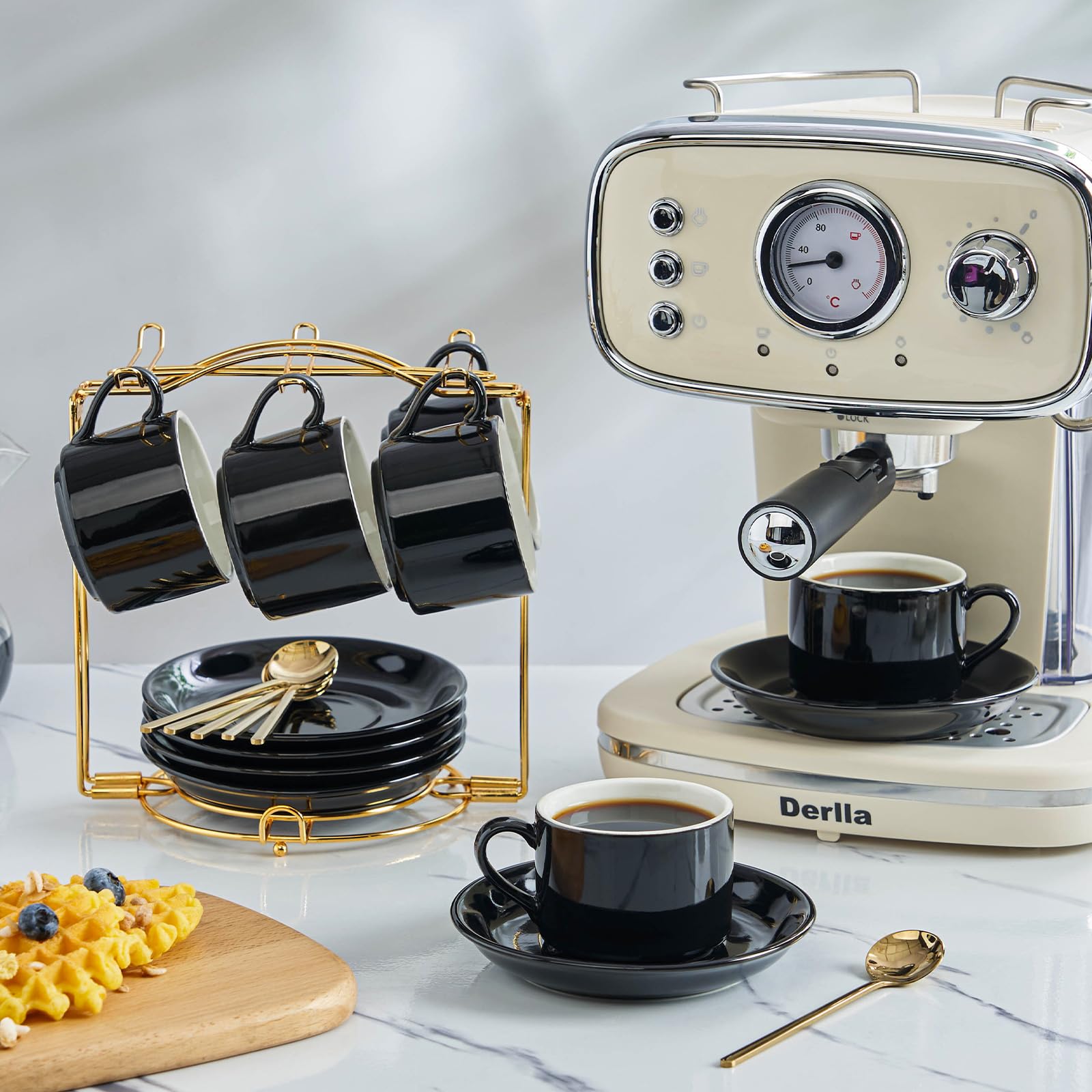 YOLIFE Espressotassen Set von 6 mit goldenen Löffeln und faltbarem Ständer, 113.4 g schwarze Kaffeetasse und Untertasse Set für Cappuccino, Latte, Americano, Tee, heiße Getränke