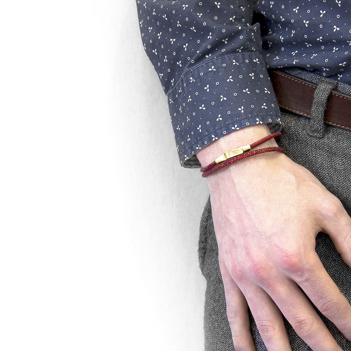 ANCHOR & CREW Pulsera Liverpool De Oro Amarillo 9Ct Y Cuero De Mantarraya Rojo Burdeos - Hombre - 19cm