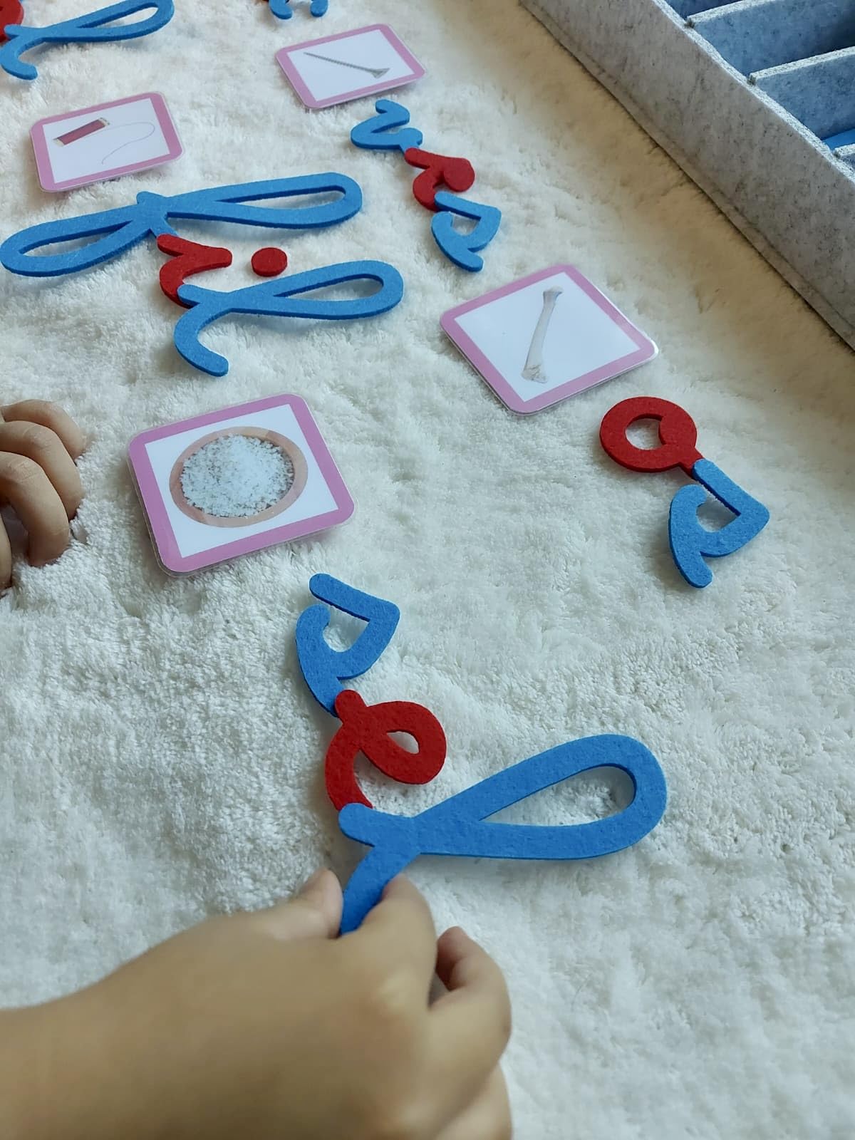 Alphabet Mobile Cursif Montessori | Coffret de Rangement compartimenté | 155 Lettres Mobiles en Feutrine