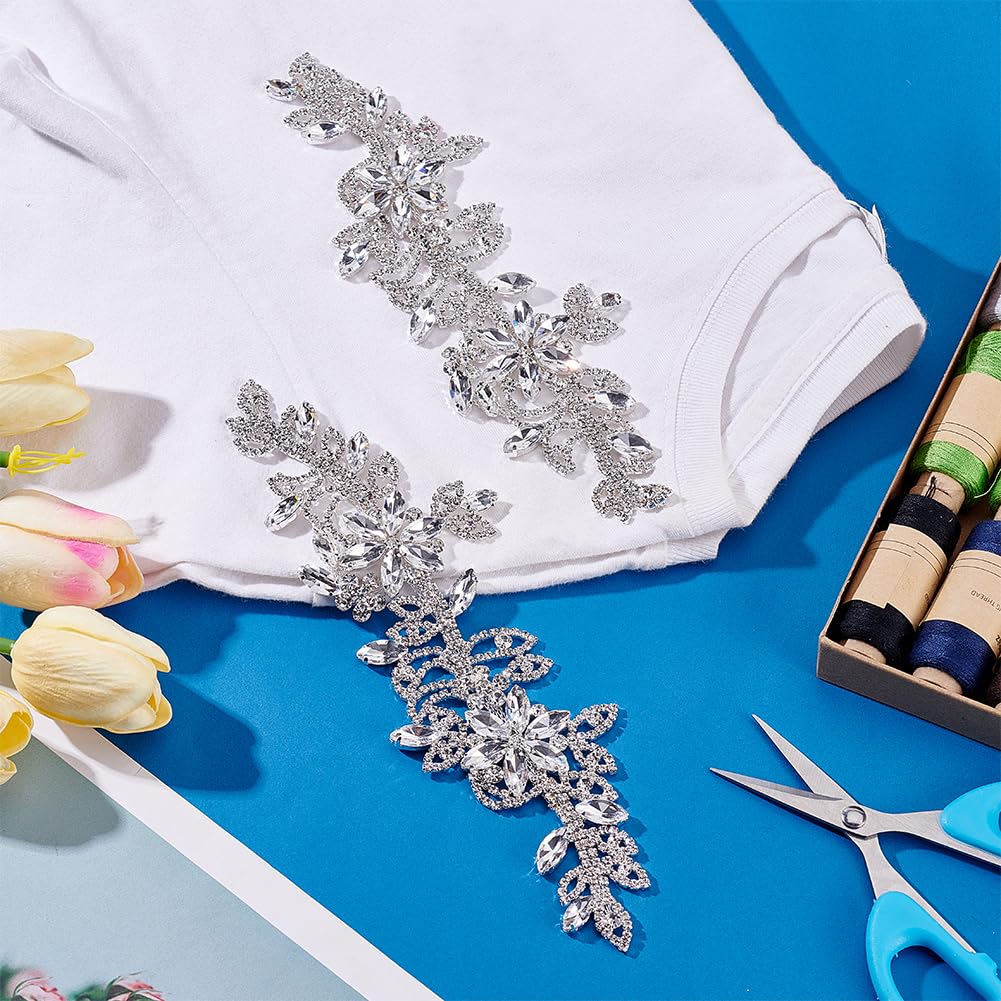 NBEADS 2 Pz. Toppa con Applicazione di Strass Simmetrica, Fiore Ab Crystal Applique Patch Cintura Da Sposa per Abbigliamento Fai Da Te Decorazione Abito Da Sposa, Argento, 22X6.7cm