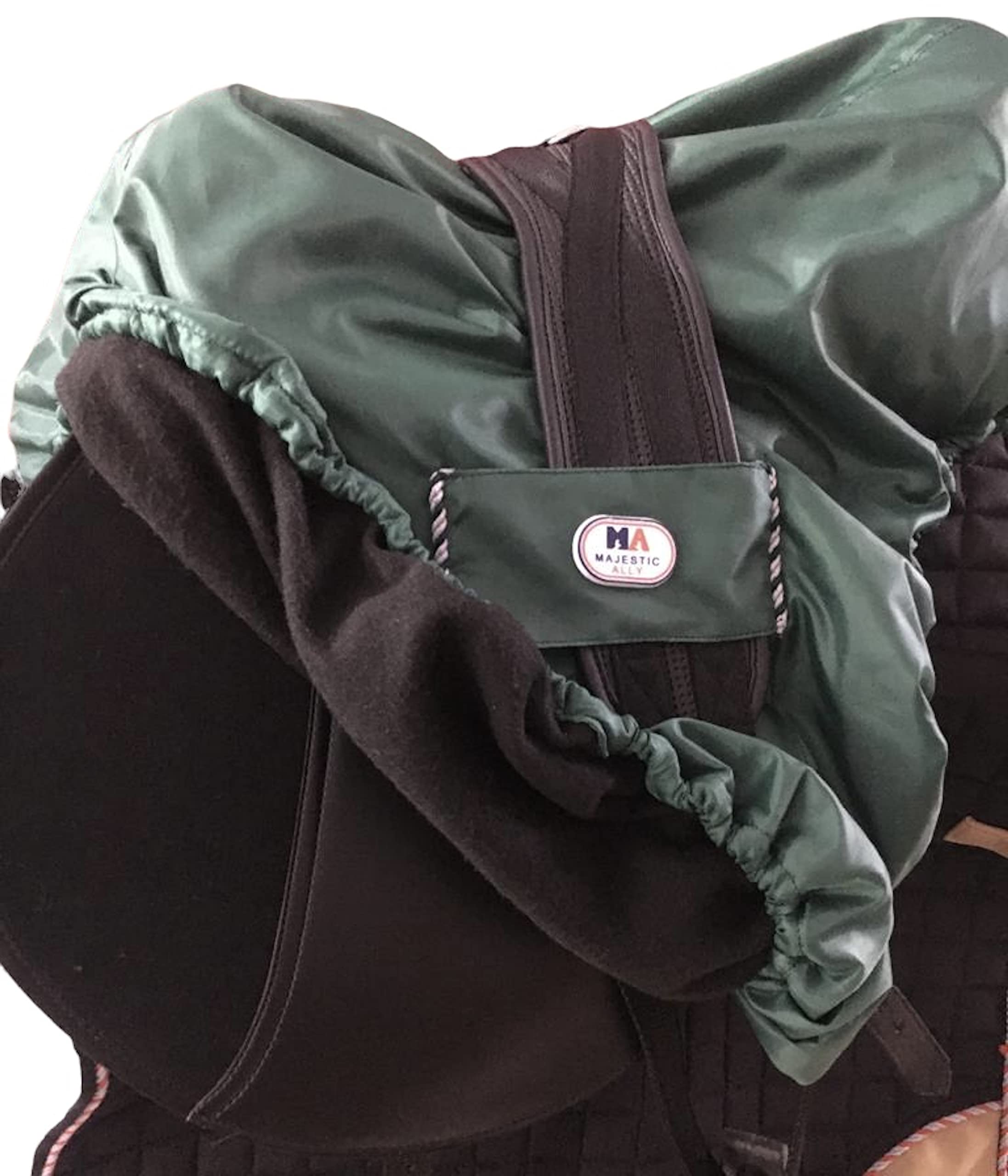 Majestic Ally Housse de Selle Anglaise imperméable en Nylon avec Doublure en Polaire - Plusieurs Couleurs (Vert Chasseur)
