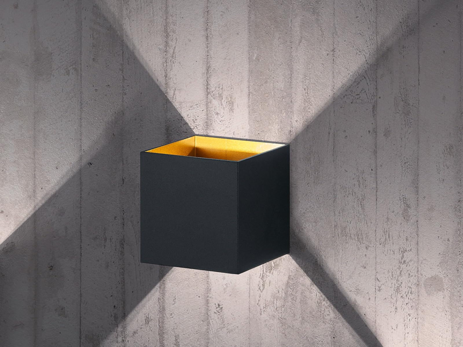 Trio Leuchten LED Wandleuchte 223310132 Louis, Metall schwarz matt/innen goldfarbig, 4.3 Watt LED
