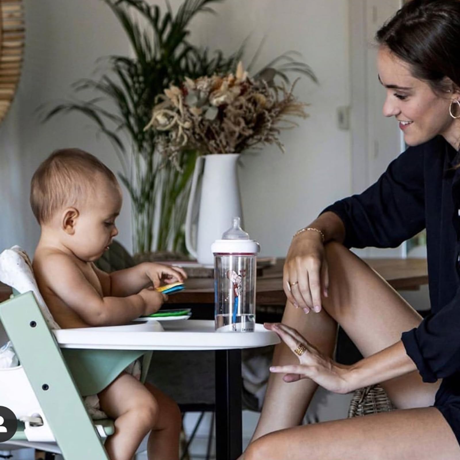Vassoio compatibile con sedia Stokke Tripp Trapp, Design ergonomico curvo, 100% senza BPA, Comodo da usare e pulire, Adatto per bambini dai 6 ai 36 mesi - Bianco