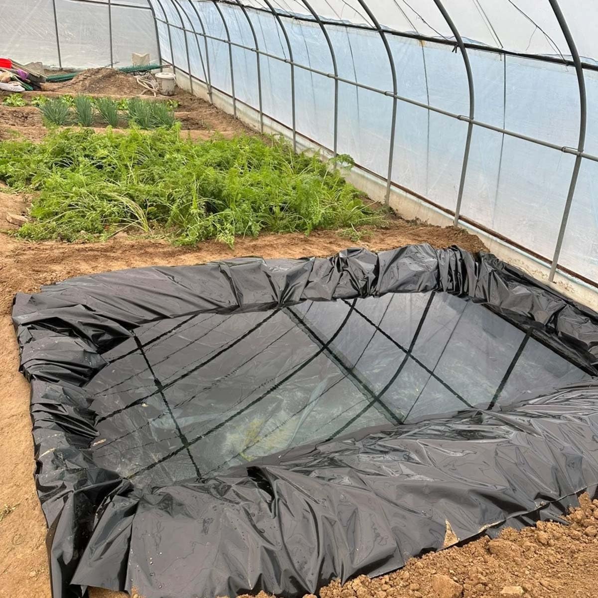 Odporna na promieniowanie UV wkładka stawowa 0,12 mm wzmocniona membrana do sztucznego wodospadu i fontanny dostępna w rozmiarach 5 x 7 m 7 x 10 m 8 x 15 m, idealna do projektowania ogrodu