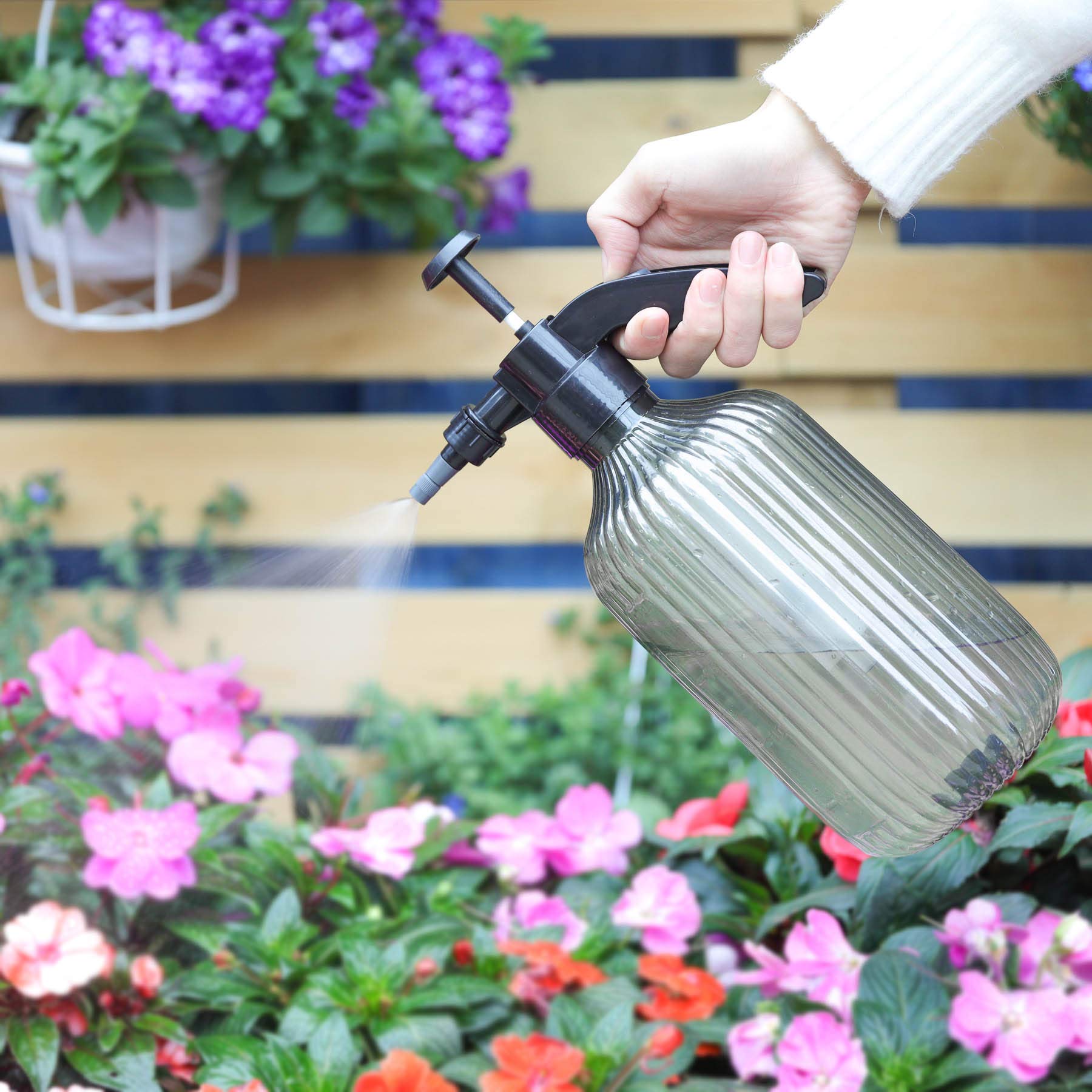 T4U 2000ml Vaporisateur Plante Vide,Arrosoir Jardin,Pulverisateur de Jardin,Jardinage Vaporisateur,Brumisateur Plante Interieur en Plastique, Intérieur Et Extérieur, pour L'Arrosage des Plantes (Gris)