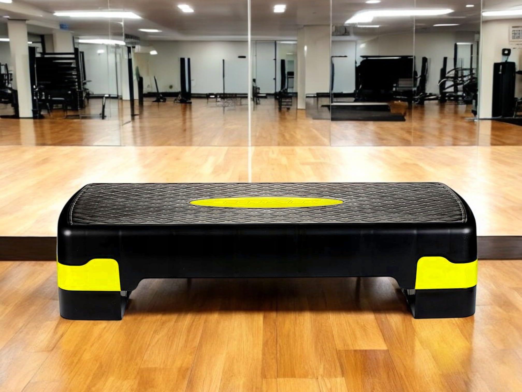 SportVida Steppbrett für Aerobic - Stepper für zuhause Training - Stepper Fitness - Fitnessgeräte für Fitnessstudio - Step Bench Höhenverstellbar - Viele Varianten (Gelb 2-Tritthöhen)