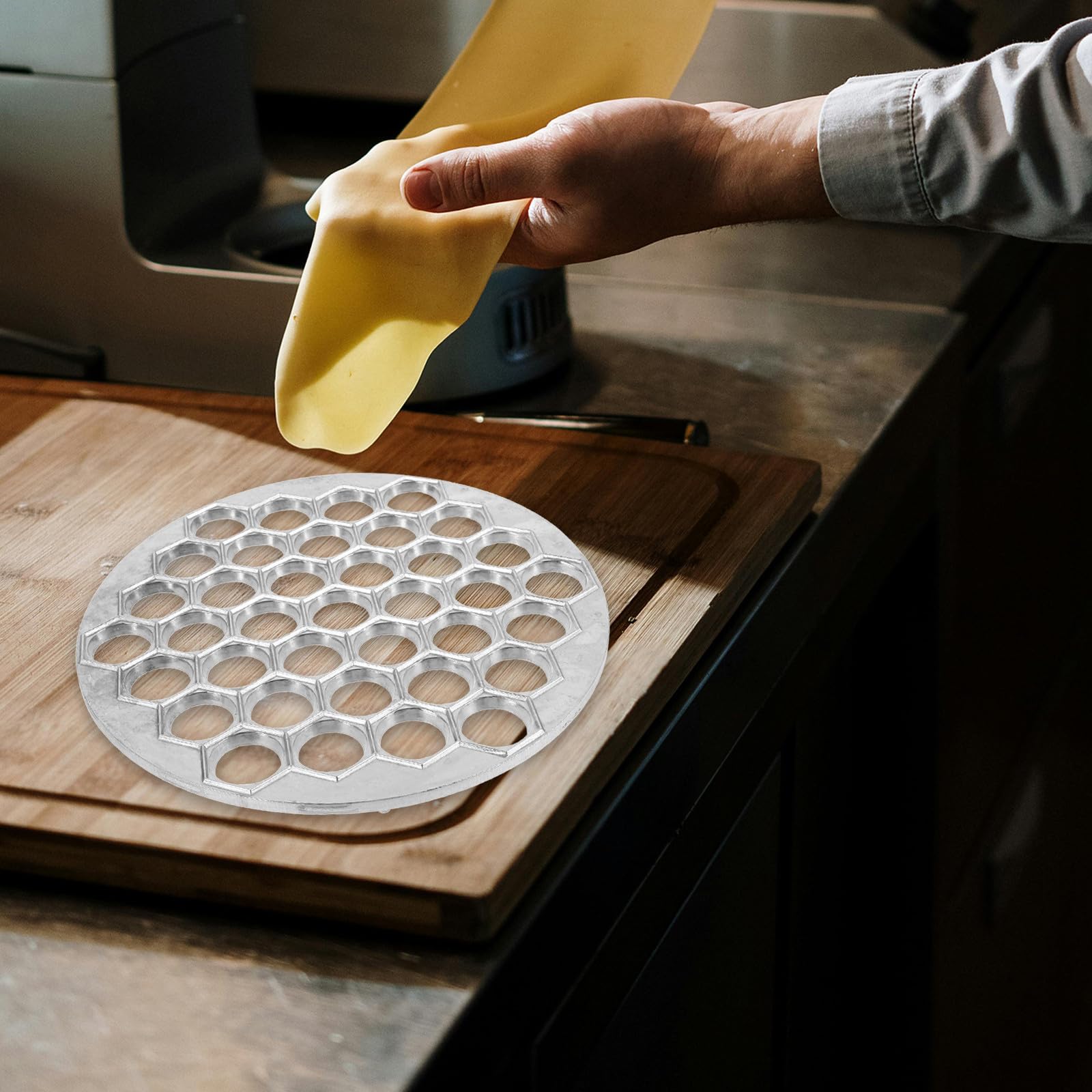 Stampo per Ravioli fare 37 Dumplings Contemporaneamente 37 Fori in Lega Facile da Pulire Forma Creativa Piatta Utensile da Cucina per Casa e Ristorante