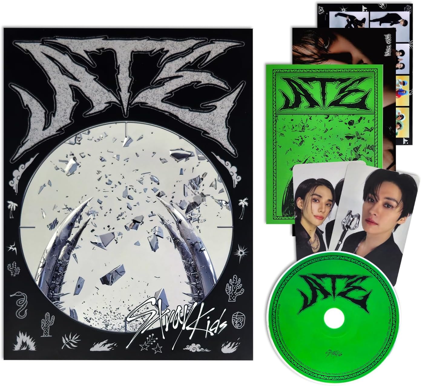 Stray Kids - [ATE] (Standard - Boom Ver.) Photobook + CD-R + Photocard + 4-CUT Photo + 2 Pin Badges+ 5 Extra Photocards