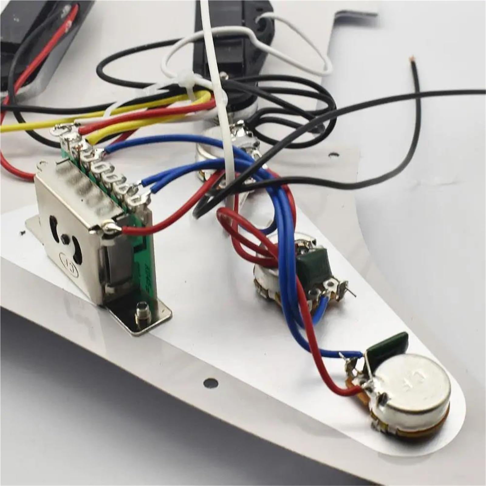 Pickguard Załadowany Do Gitary Przetworniki Do Gitary Elektrycznej Chromowane