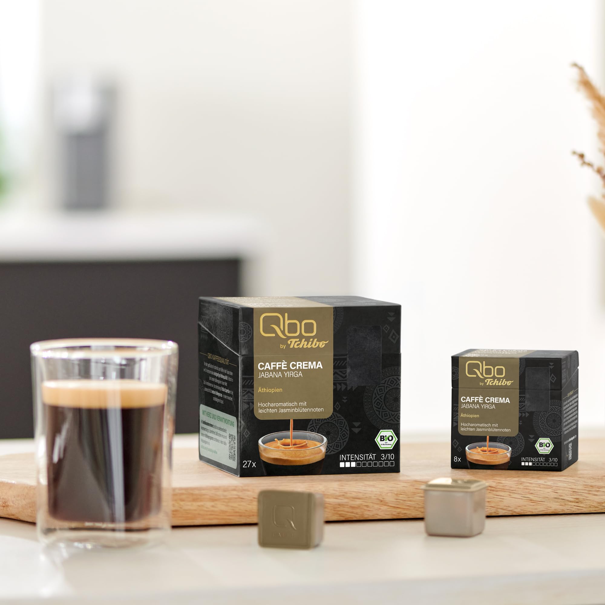 Tchibo Qbo Caffè Crema Jabana Yirga Premium Kaffeekapseln, 144 Stück - 18x8 Kapseln (Caffè, Intensität 03/10, hocharomatisch), nachhaltig, Bio-Siegel, aus 70% nachwachsenden Rohstoffen¹