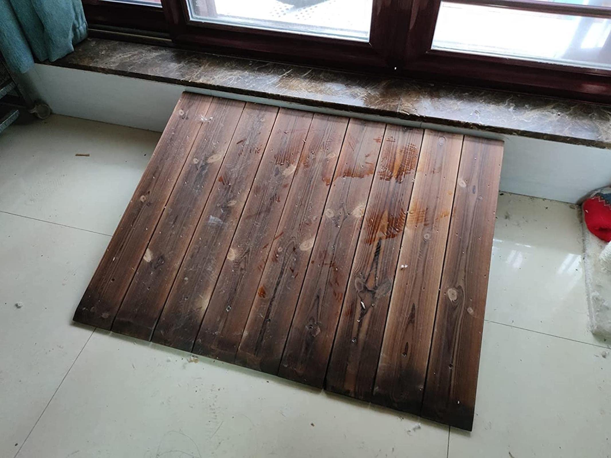 Schwelleneingang/Bordstein aus braunem Holz, 3,9/7 Zoll hoher Rotor/Rollstuhl, Gartenterrasse