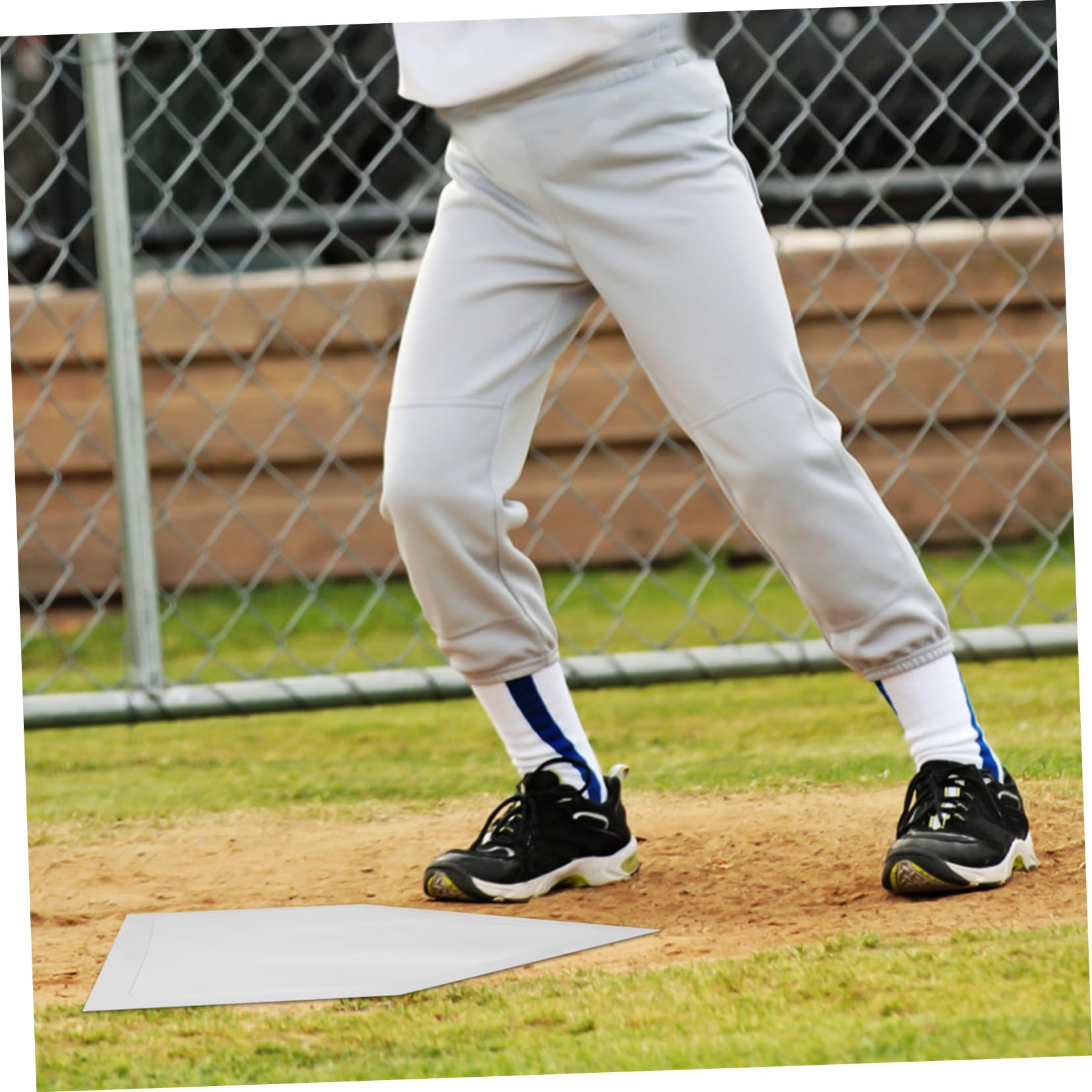 KOMBIUDA 2pcs Home Plate Baseball Markers Softball Training Plates Lightweight Portable Weather Resistant Ground Markers for Pitcher Practice Outdoor Games TPE Material