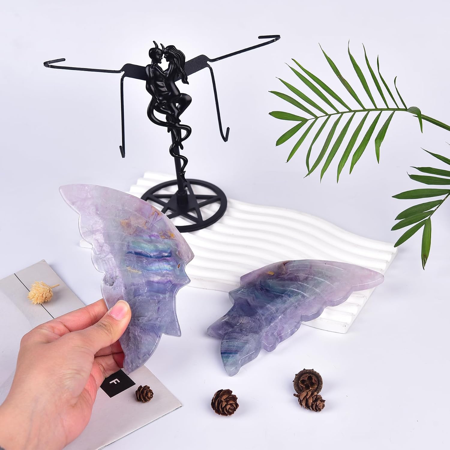 JIC Gem Large Cute Gemstone Butterfly Purple Fluorite Crystal Butterfly Art Decorative Purple Green Healing Crystal Butterfly Wings with Stand Grid Meditation Decor Gifts (1pair, 17-18cm)