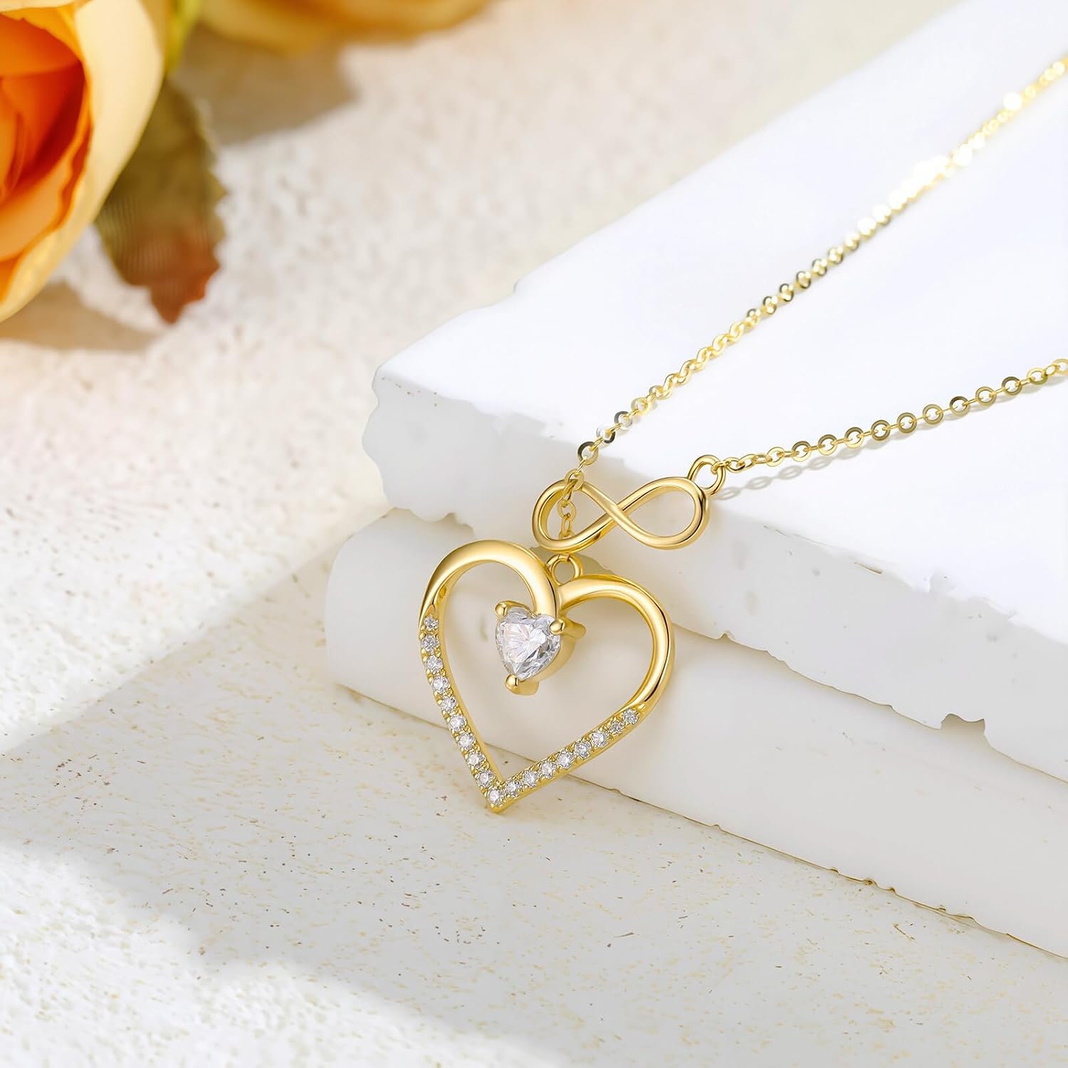 SISGEM 14K Solid Gold Heart Necklace for Women,Yellow Gold 0.55 Carat(CTTW) Moissanite Infinity Heart Pendant Necklaces Anniversary Birthday Gifts for Wife Mom 16''-18''