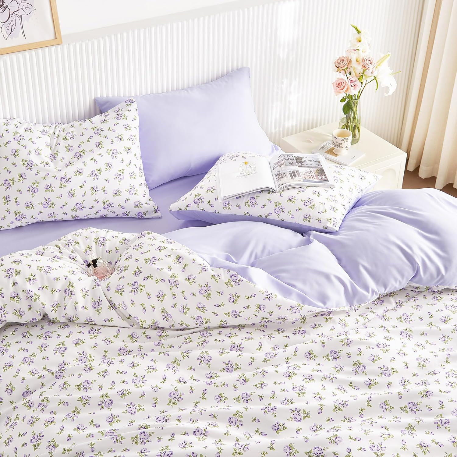 Wake In Cloud - Floral Comforter Set with Sheets, Coquette Cottagecore Aesthetic Flower Shabby Chic Pattern for Women Teen Girls, 5 Pieces Bed in a Bag, White Purple, Twin Size