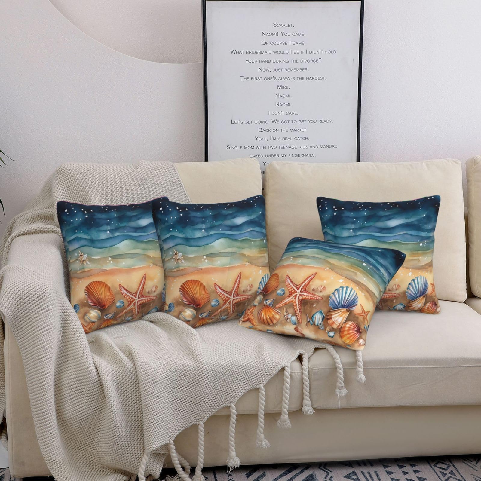 Housses de coussin coquillages et étoiles pour rafraîchir un salon