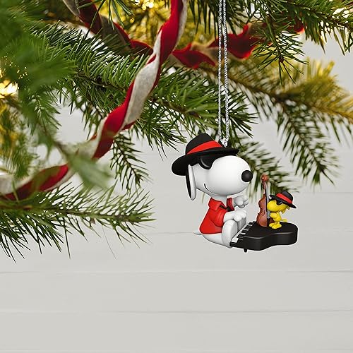 Miniatura 6 de Hallmark Keepsake Adorno de Navidad 2022, Peanuts Spotlight en Snoopy Jazzy, amigos elegantes