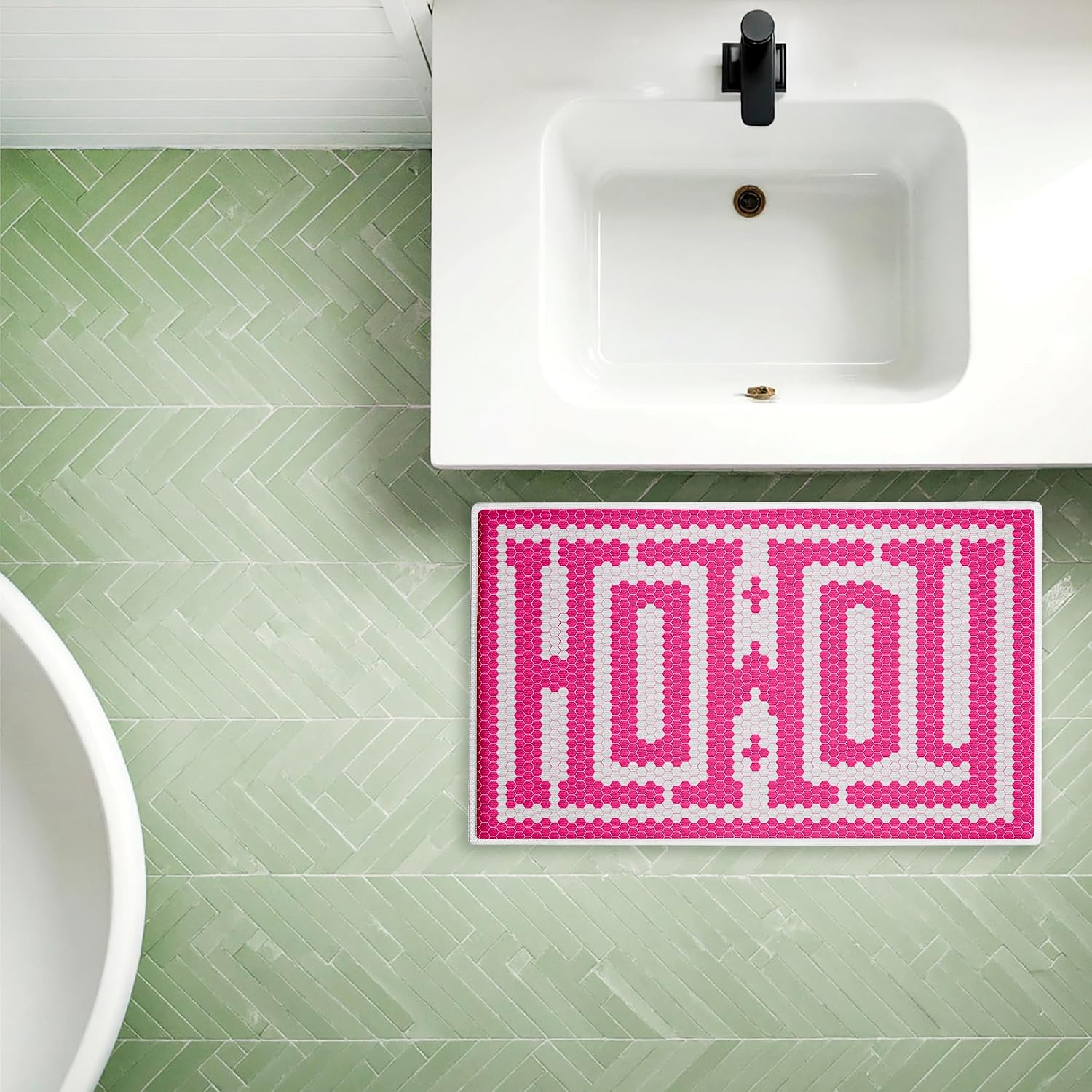 Stupell Industries Western Greeting Howdy Pink Plush Bathroom Mat & Bath Rug, Soft Quick-Dry Non-Slip Bathroom Rug with Recycled Foam Cushion, Western Typography Design by Lettered and Lined, 18"x30"