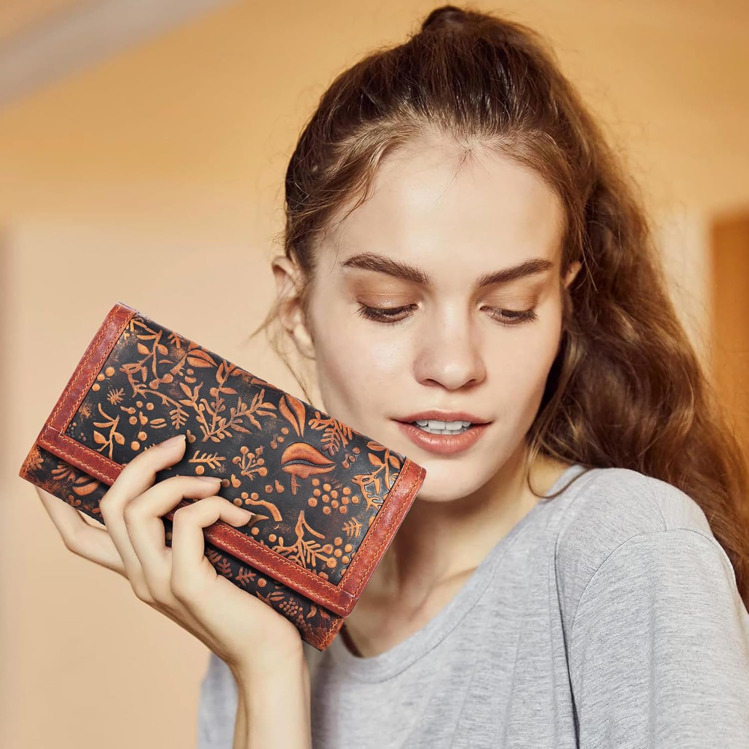 VALENCHI Women's Leather Wallet - RFID Blocking Wallet - Ladies Clutch Hand Purse With Card Holder Slots (Cognac Vintage LW06) - Image 2