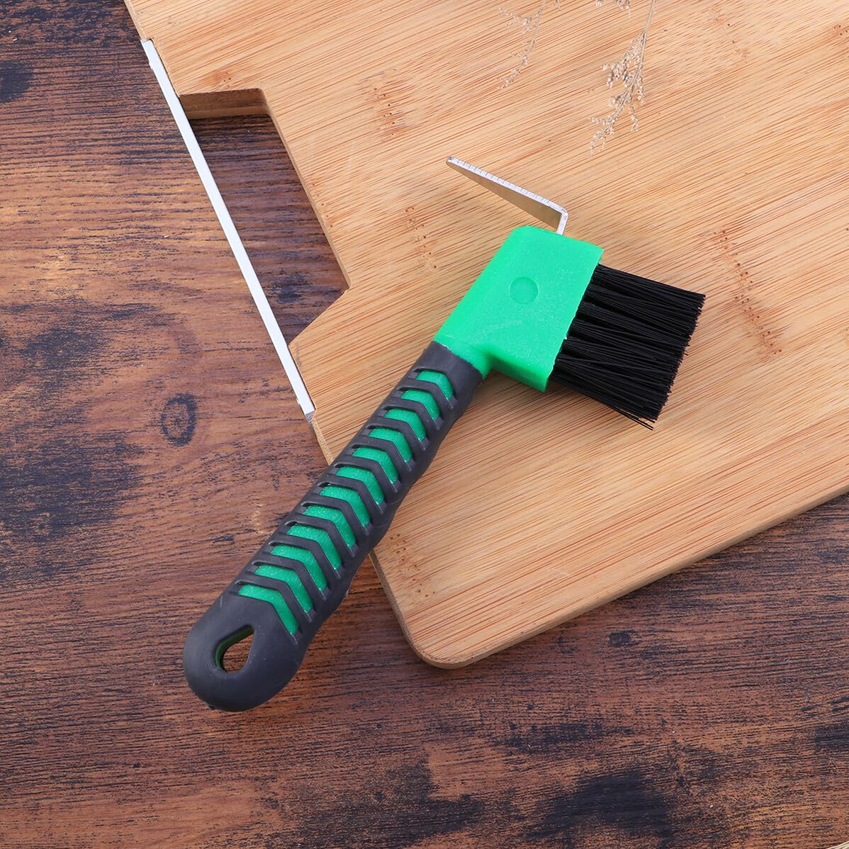 Ergonomic Rubber Grip Horse Hoof Pick with Built Brush Heavy Duty Rust-resistant Hoof Cleaning Tool for Efficient Dirt Removal and Daily Grooming Random Color - image 6