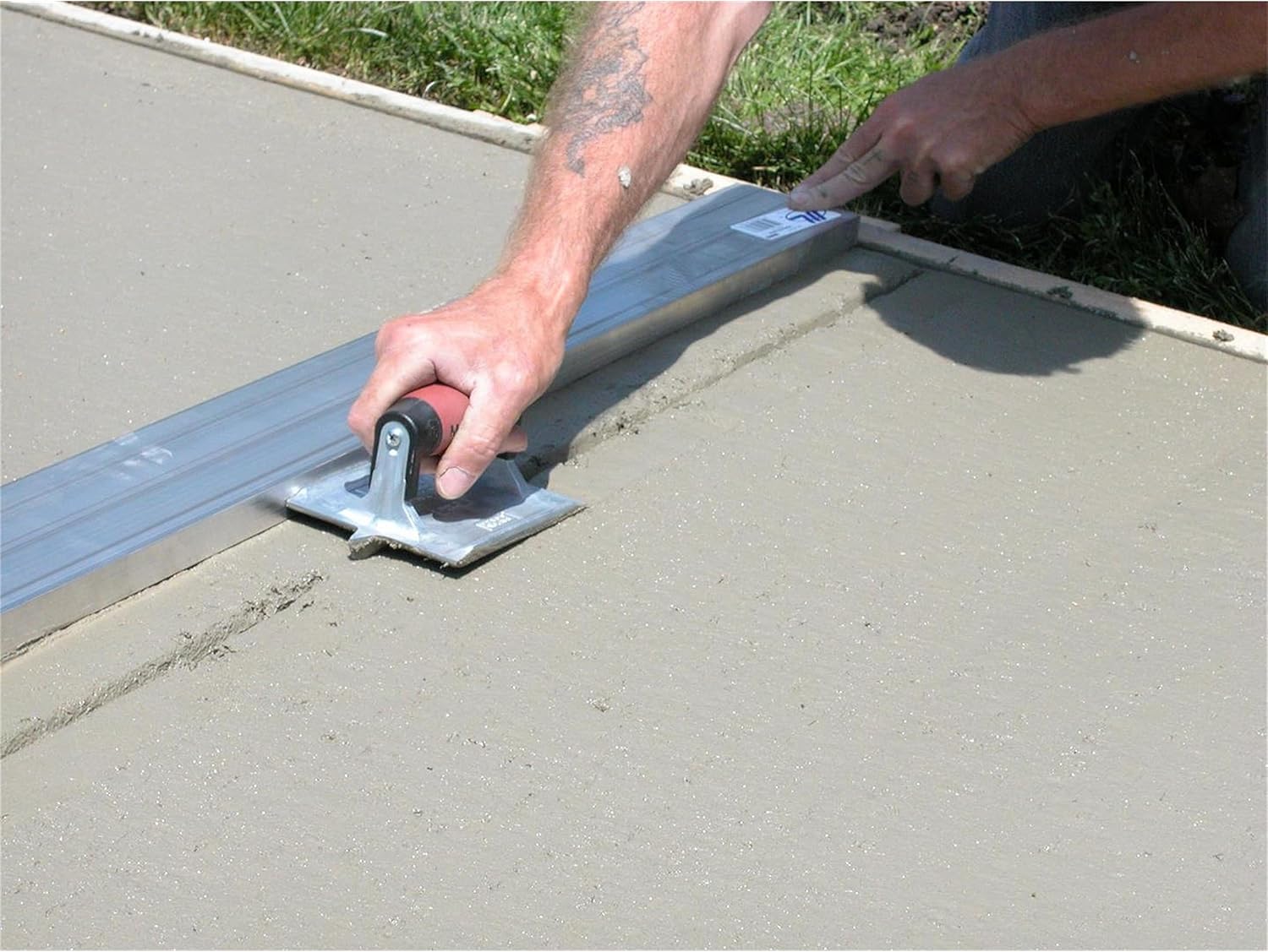 MARSHALLTOWN Heavy-Duty Zinc Concrete Groover, 6 x 4 3/8 inch Blade, DuraSoft Handle, Concrete Tools Made in the USA, 834D