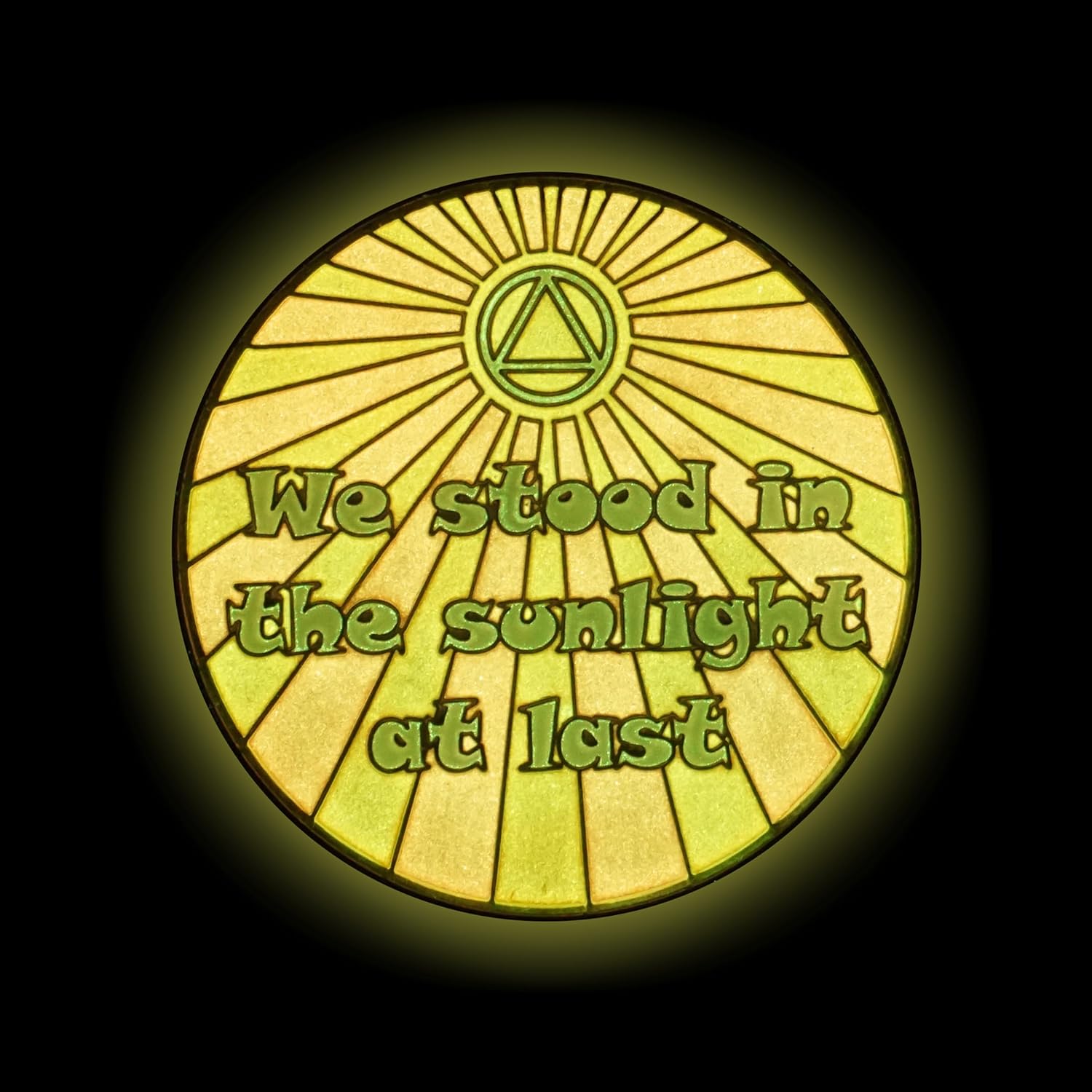 The Token Shop Glowing Sunlight of The Spirit 1 Year Sobriety Chip with Black AA Coin Holder Keychain Set