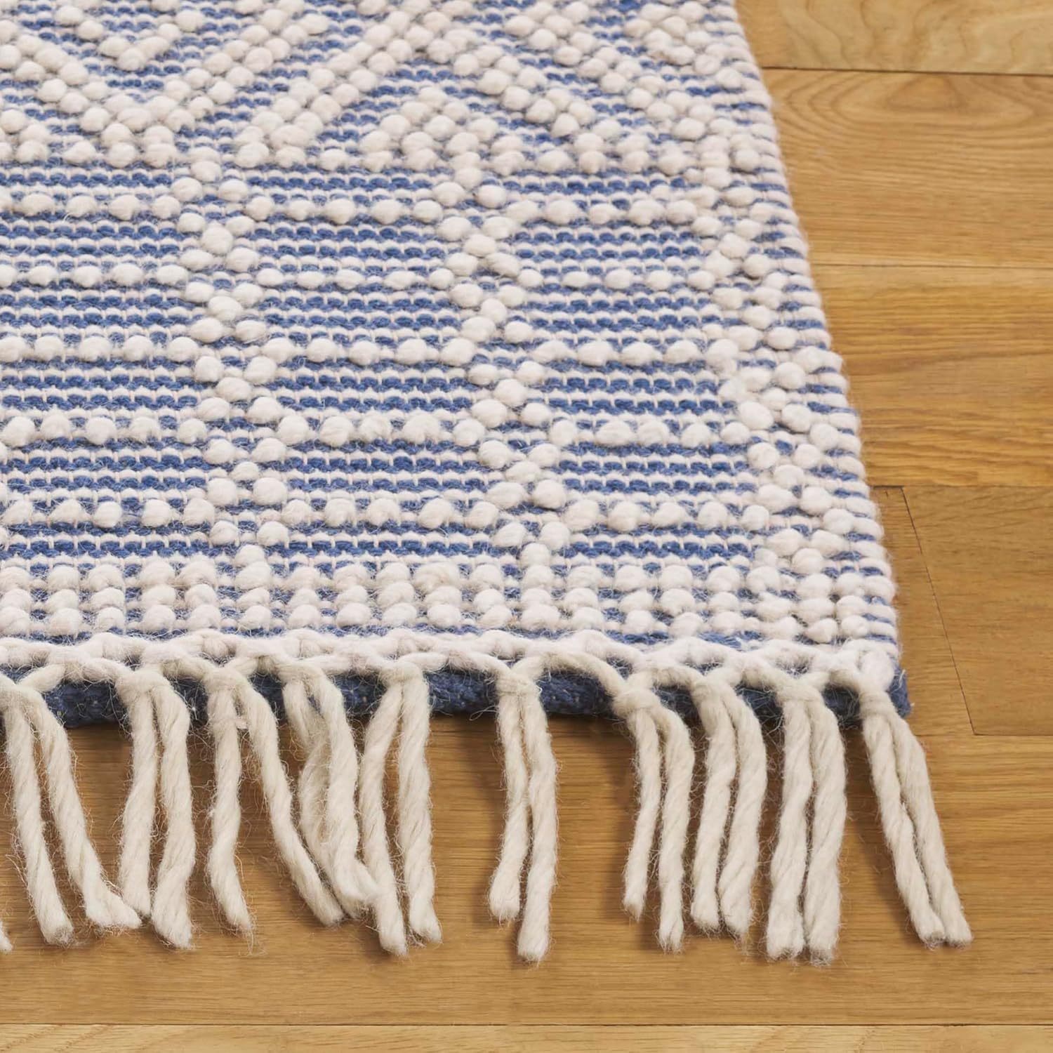 SAFAVIEH Natura Collection Area Rug - 8' Square, Ivory & Blue, Handmade Moroccan Boho Wool Fringe, Ideal for High Traffic Areas in Living Room, Bedroom (NAT852M)