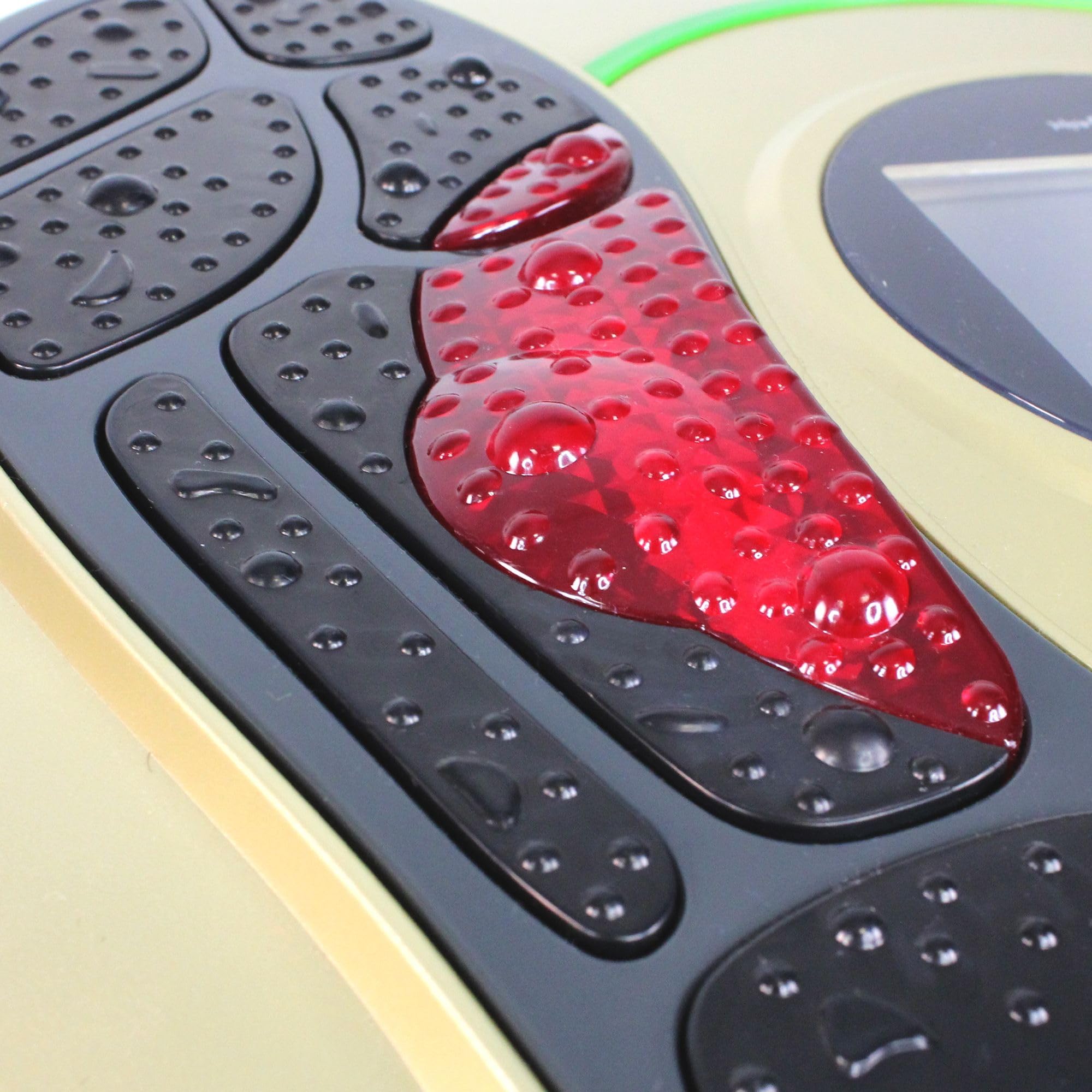 FISHTEC - Stimolatore muscolare antidolorifico - Impulsi elettrici con 99 livelli di intensità e 25 programmi - Fornito con 4 pad e telecomando - Piedi pieghevoli - Ampio display LCD, Oro E Verde