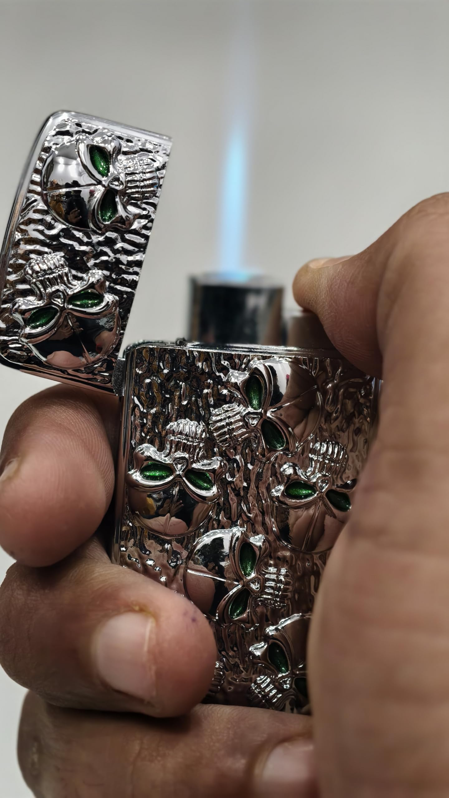 metal skull print pocket lighter, windproof refillable cigarette lighter with metal finish,(randam colour)