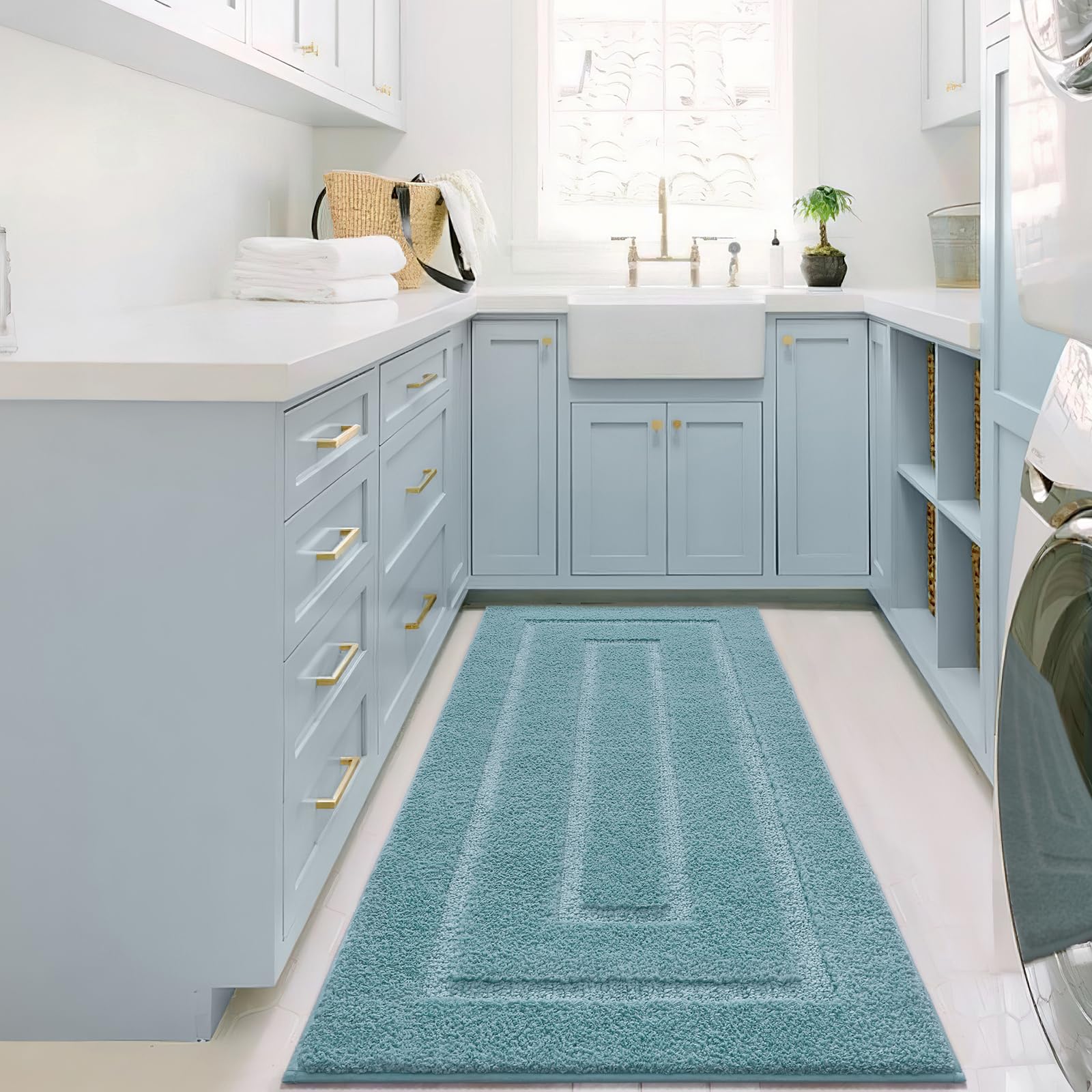 HOMORE Alfombra de baño azul, 24 x 60 pulgadas de largo, alfombra de baño de microfibra suave y absorbente, alfombra de baño antideslizante con respaldo de TPR, alfombra de baño lavable de felpa para