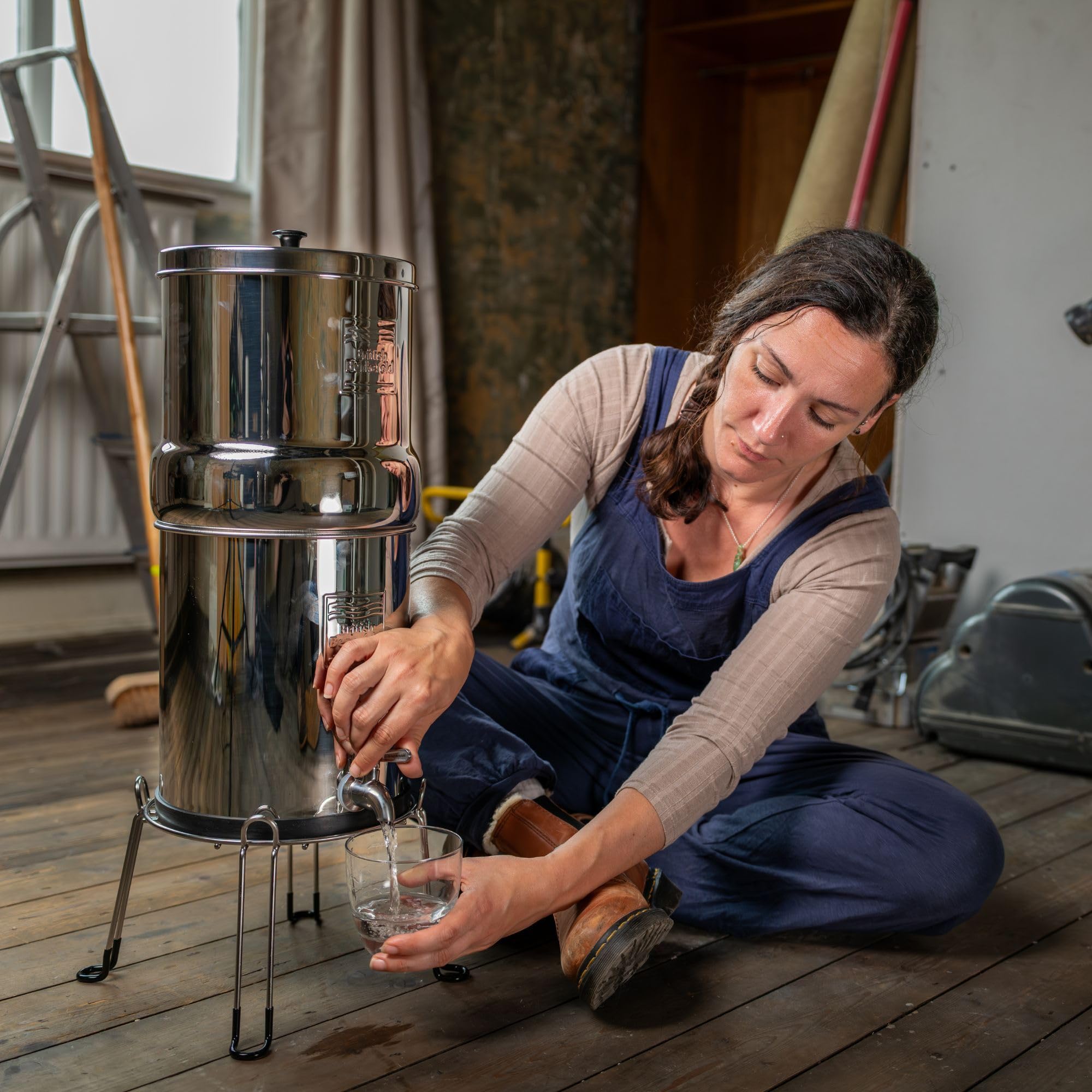 British Berkefeld Sistema De Filtro De Agua Por Gravedad De Acero Inoxidable De 6 Litros | Incl. 2 cartuchos Ultra Sterasyl | Agua limpia con un sabor excelente |No requiere electricidad ni fontanería