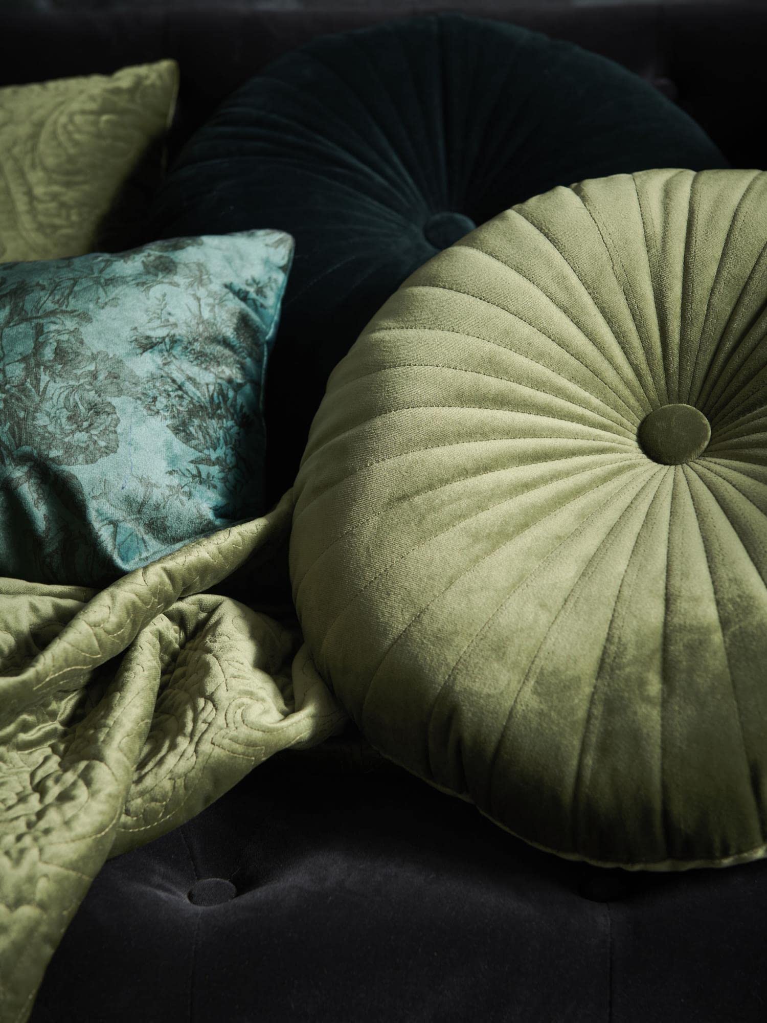 ESSENZA Dekokissen Naina Moss, Ø 40 cm - 100% Polyester Samt - Uni