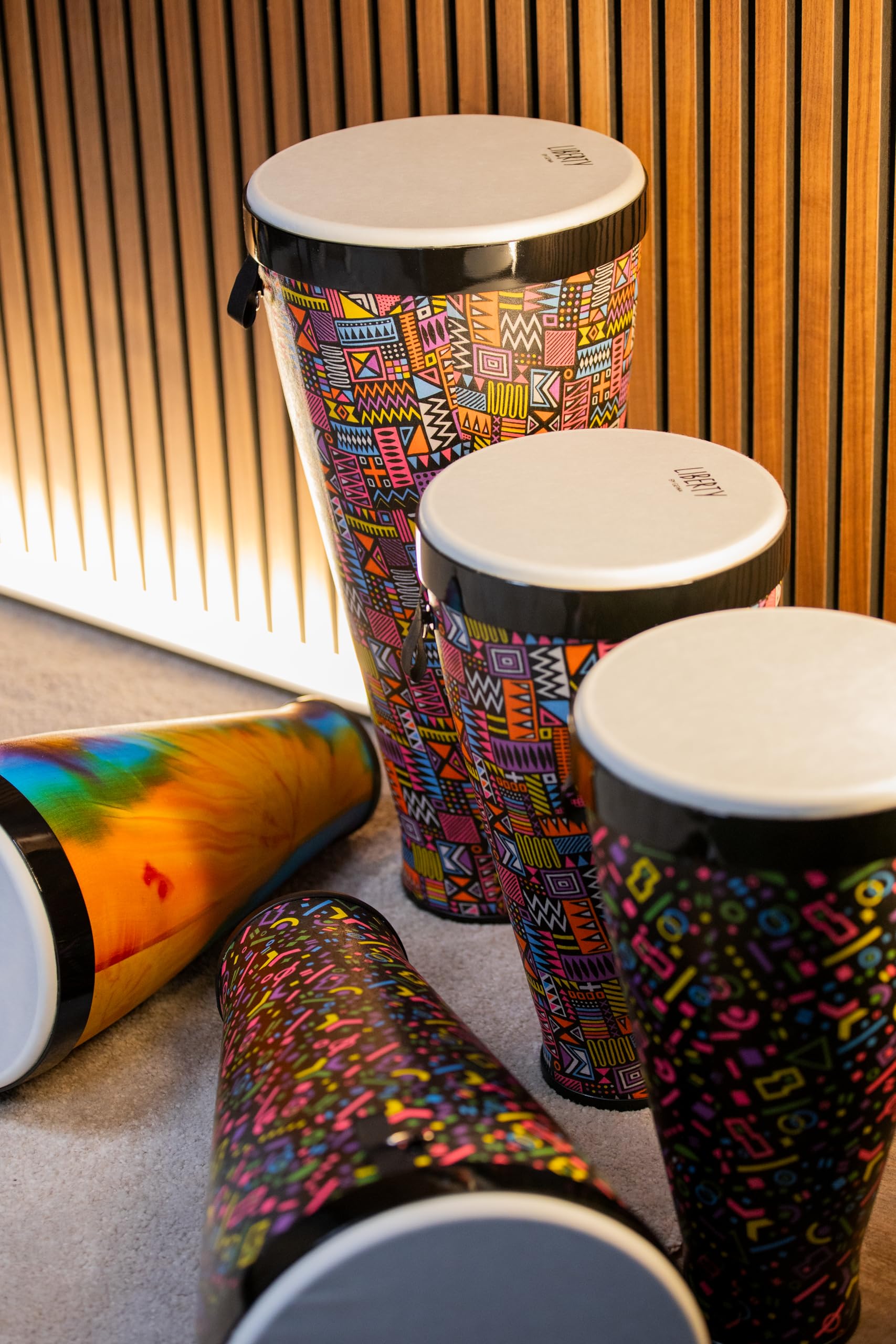 GEWA Liberty Timbau Stackable Drums - Średnica: 9" (22,8 cm) - Wysokość: 18" (45 cm) - Wzór: Sarong
