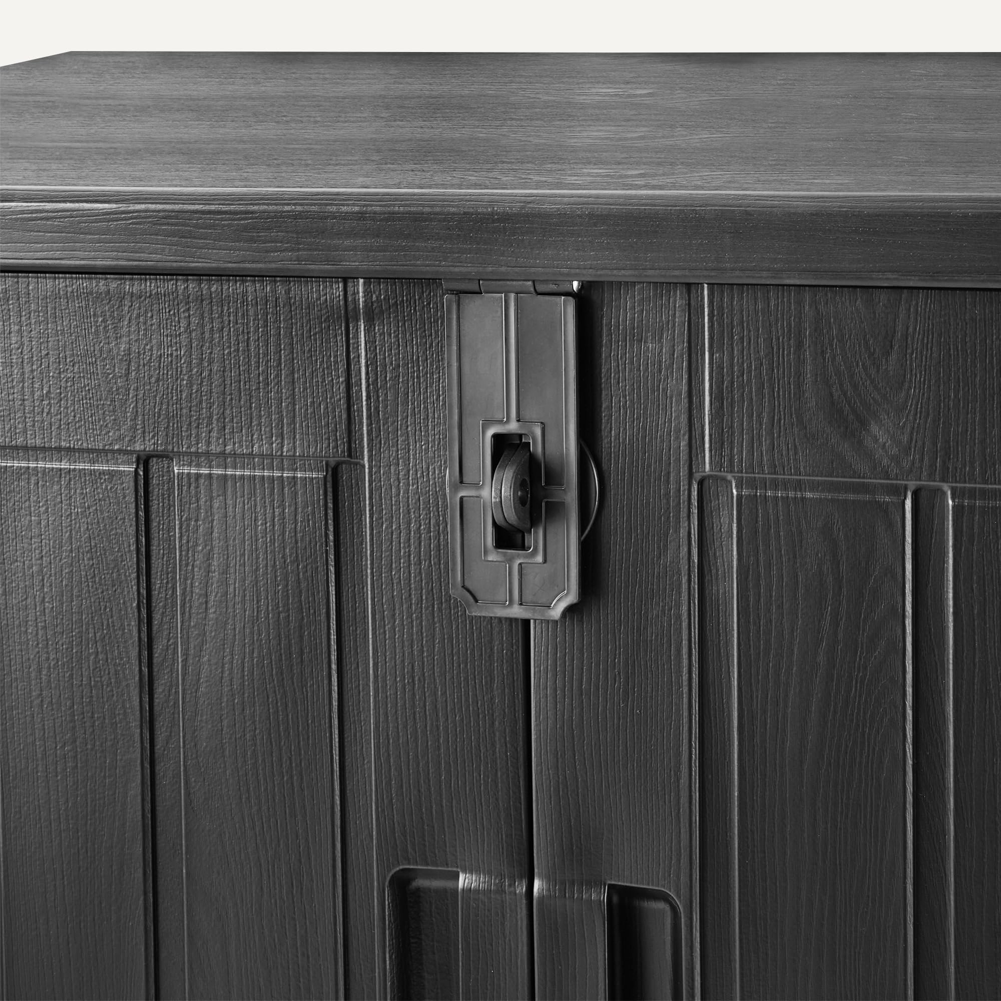 Amazon Basics – Abri de Rangement,Noir,116cm x 70,5cm x 112,8cm