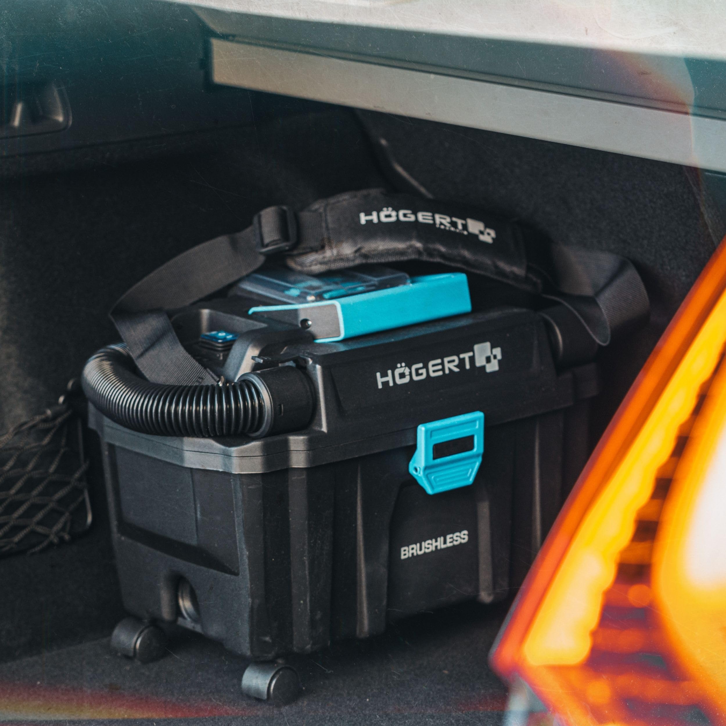 Högert Technik Aspirador en Húmedo y Seco a Batería 18V OneAccuSystem, Aspirador Industrial y de Taller Compacto con Filtro HEPA, función de soplado, depósito 10 L, inalámbrico, sin batería
