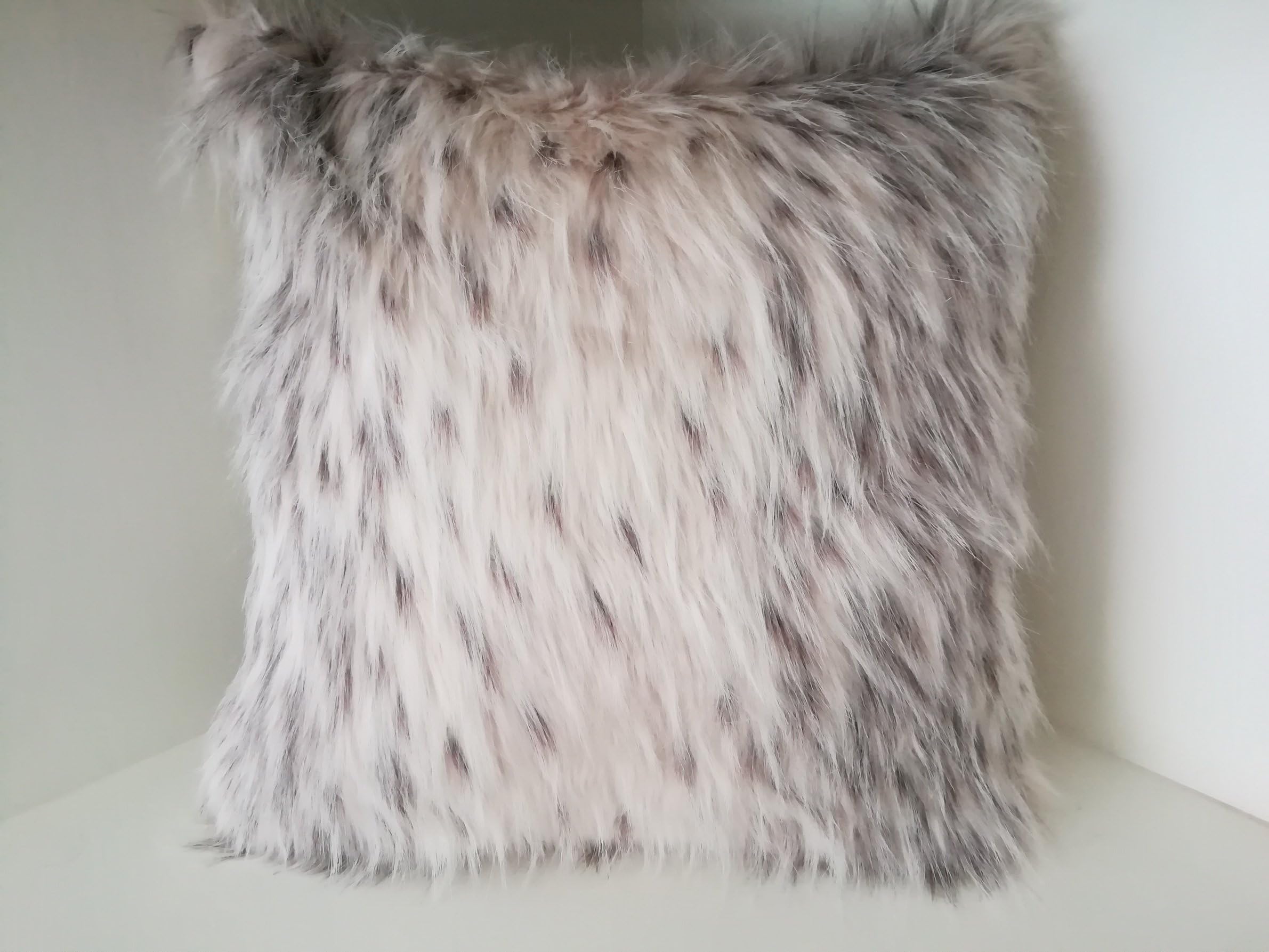 Euphoney Home Decorative Luxury Throw Pillow,Fur Cushion Cover 18" x 18" 45cm x 45cm, Square Pillow Cover for Living Room,Bedroom, Car,Couch, Bed,Sofa,Chair (18x18inch(45x45cm), Beige)