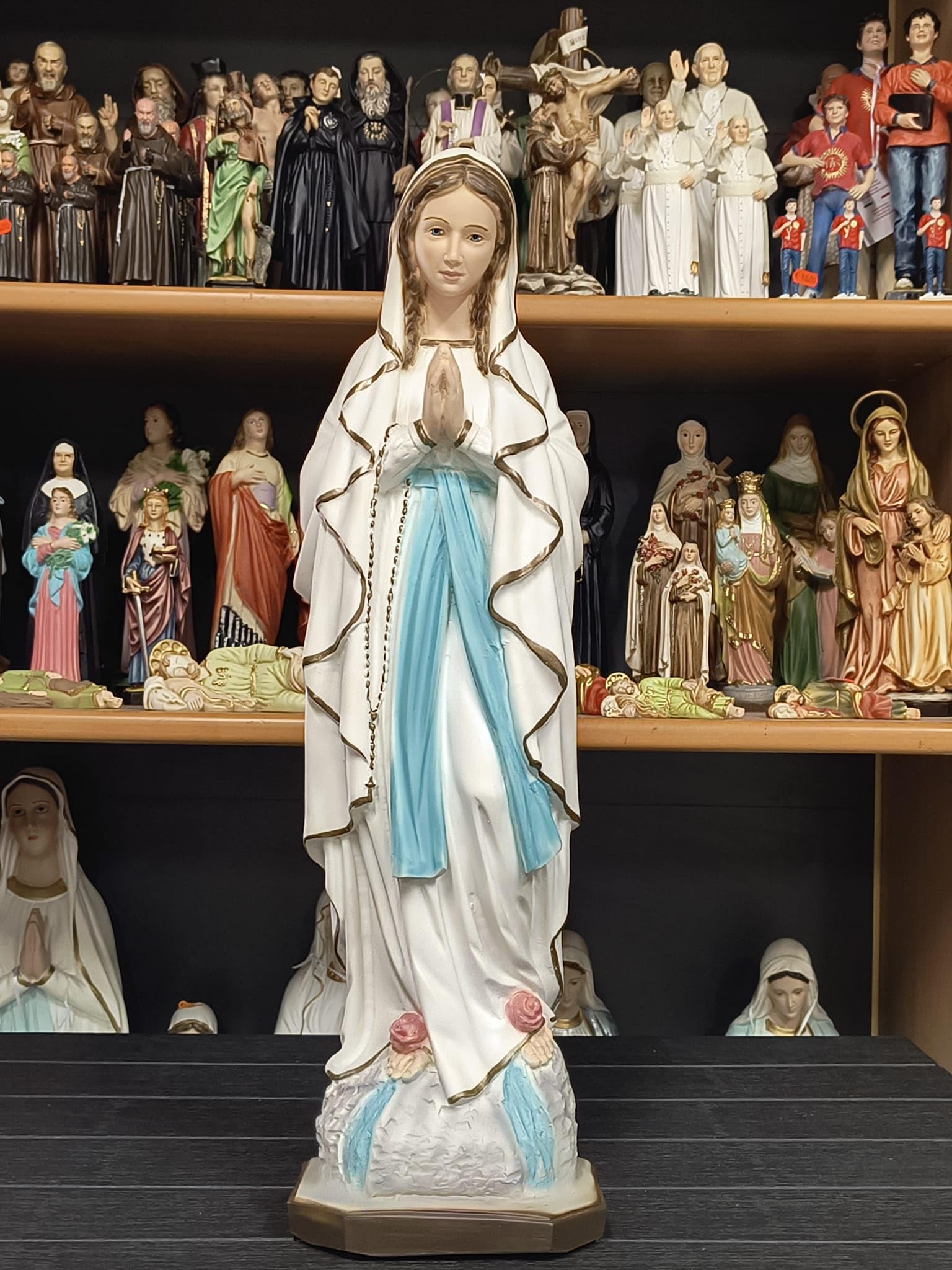 Generico Arte Sacra Caravaggio Statua della Madonna di Lourdes cm 60 (23,62 inches) in marmo resina decorata a mano di produzione artigianale italiana