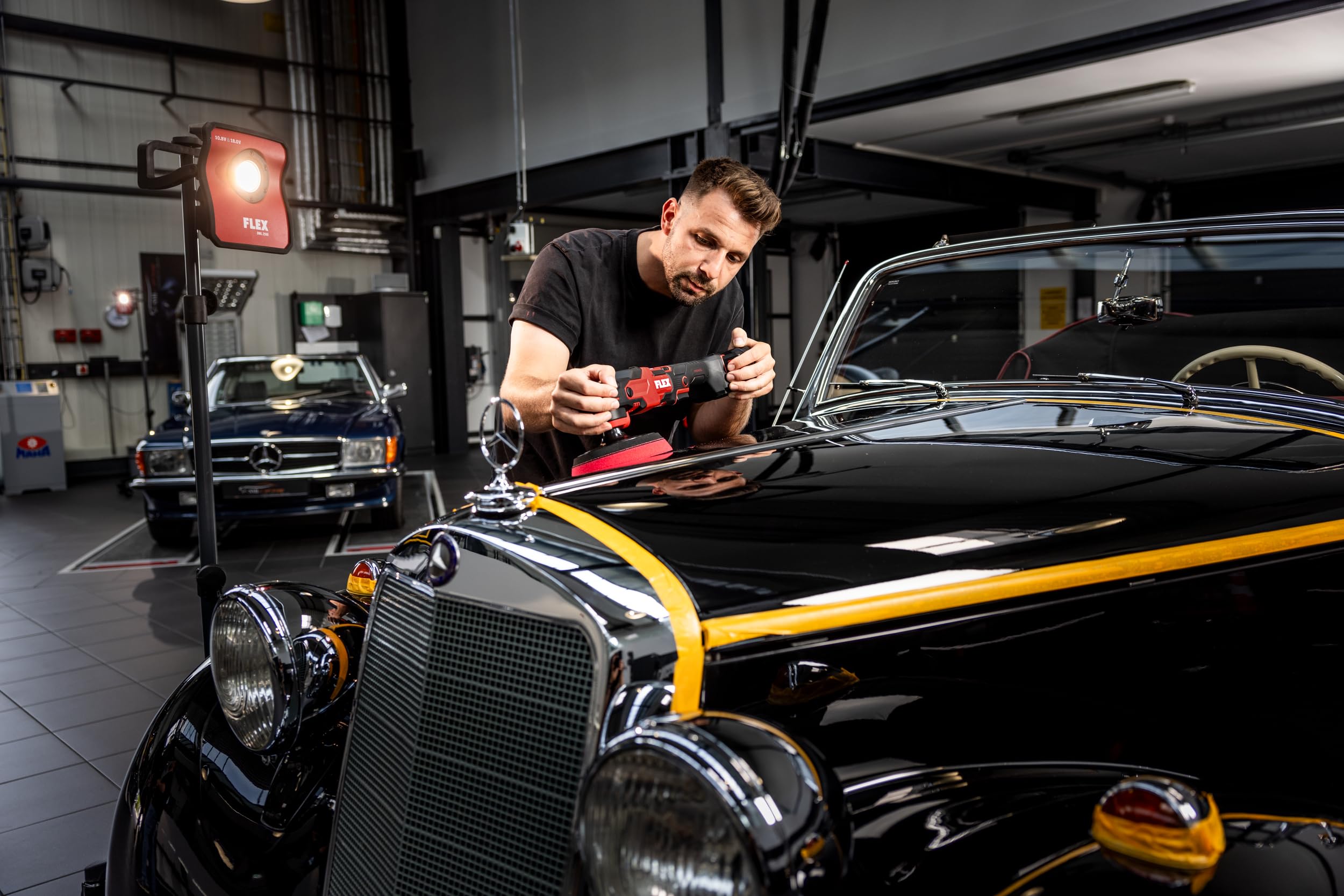 Flex akumulatorowa polerka obrotowa, 18 V, PE 150 18-EC, zestaw (z wyłącznikiem gazu, łatwa regulacja prędkości obrotowej, ergonomiczna) 533019