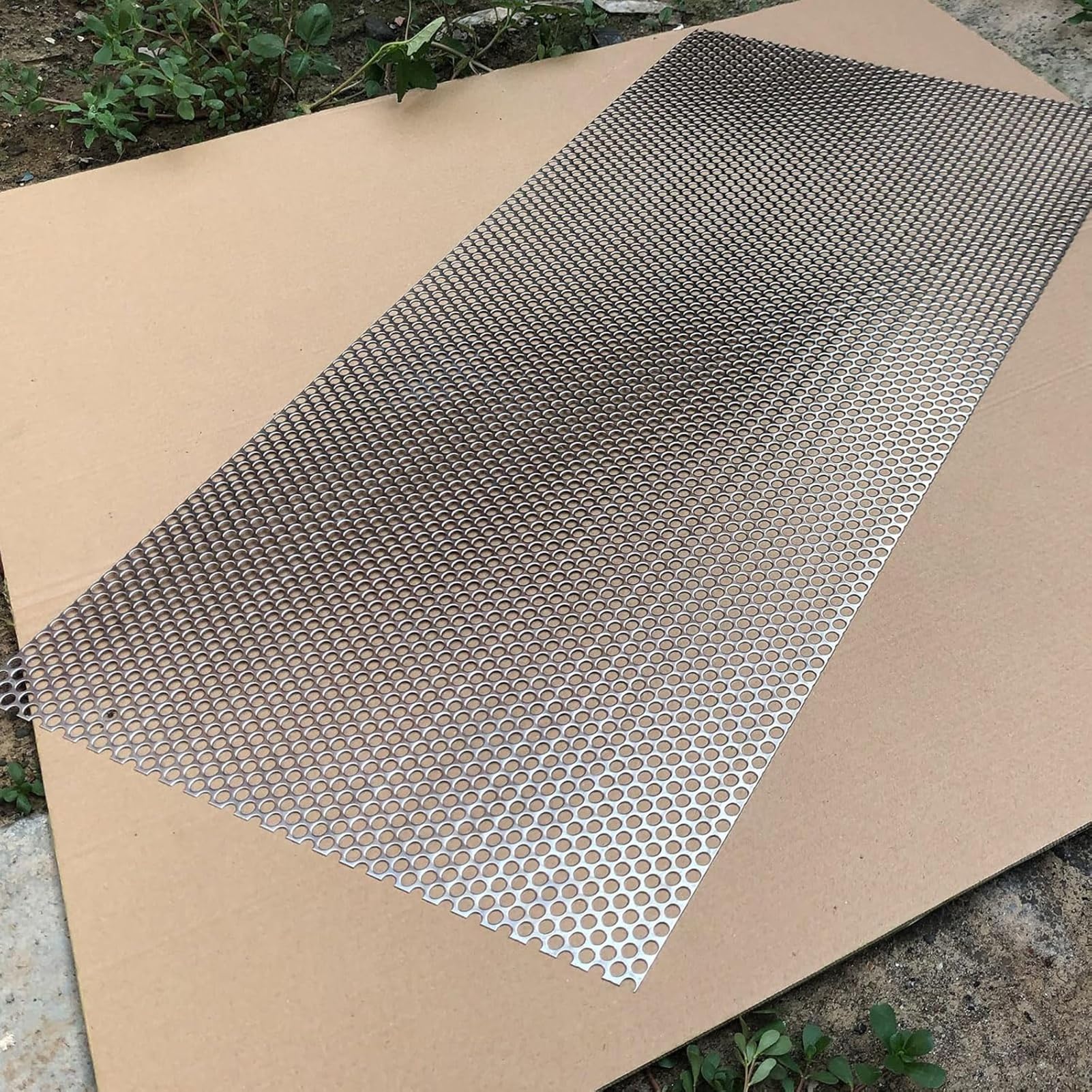 Tôles Perforées en Métal Grille INOX Plaque D'observation Clôture Cage, Extendu Métal Maille Plaque Écran Décoratif Mailles 304 INOX Acier Perforé Tôle(3mm Mesh,40x40cm)
