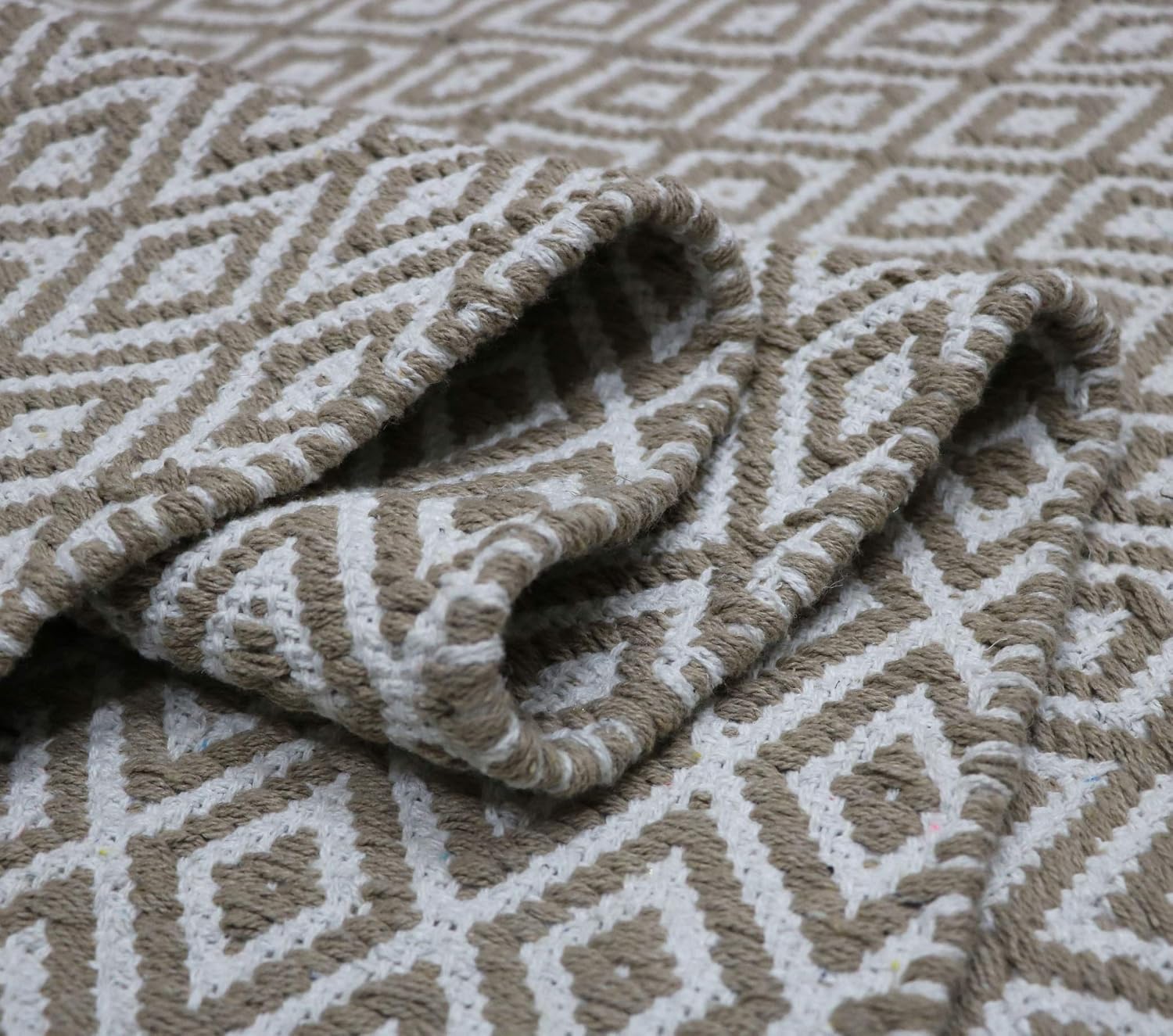 The Home Talk Cotton Area Rug | Carpets Suitable for Living Room, Bedroom, Dining Room, Home Décor | Handcrafted Traditional Rugs | Non-Skid | Diamond Contemporary | 28’’ x 56’’ | Beige