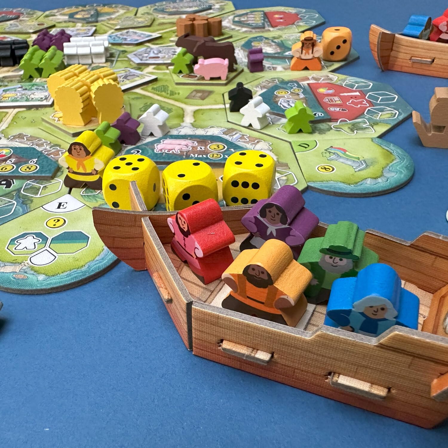 HUCH! Keyside, Kennerspiel, Würfelmanipulation und Arbeiterstrategien, Strategiespiel mit spannenden Szenarien, Für 1–4 Spieler ab 14 Jahren