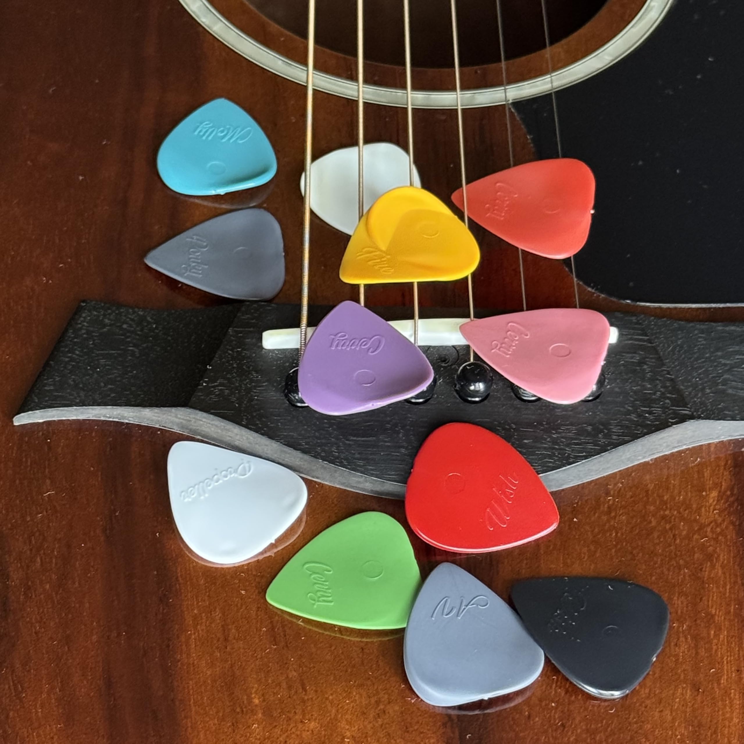 Acoustic Pack 12 púas ergonómicas para guitarra acústica de diferentes materiales