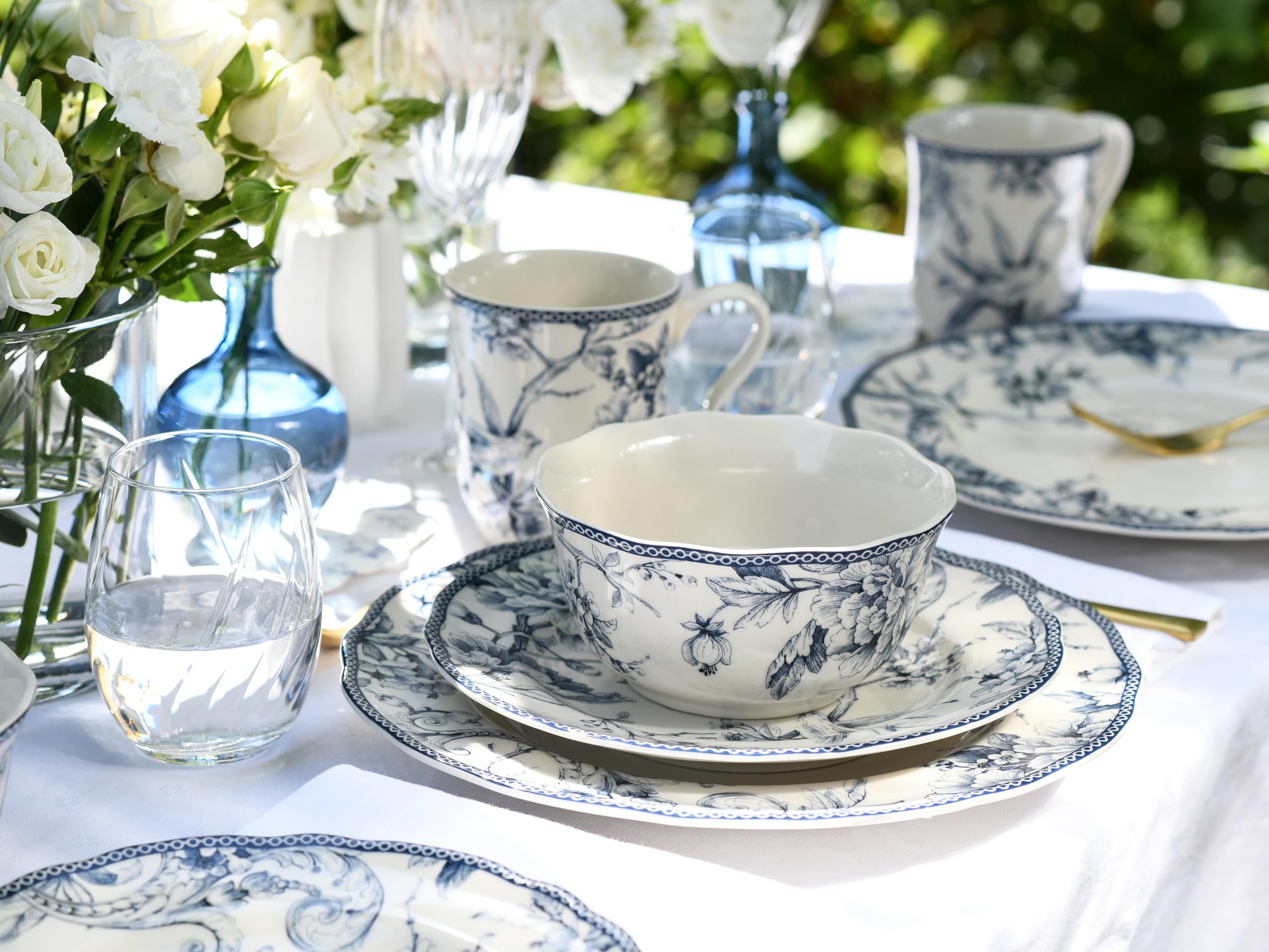 CreaTable, 24776, Serie Adelaide Blau, 16-teiliges Geschirrset für 4 Personen, Kombiservice aus Porzellan, spülmaschinen- und mikrowellengeeignet, Qualitätsproduktion