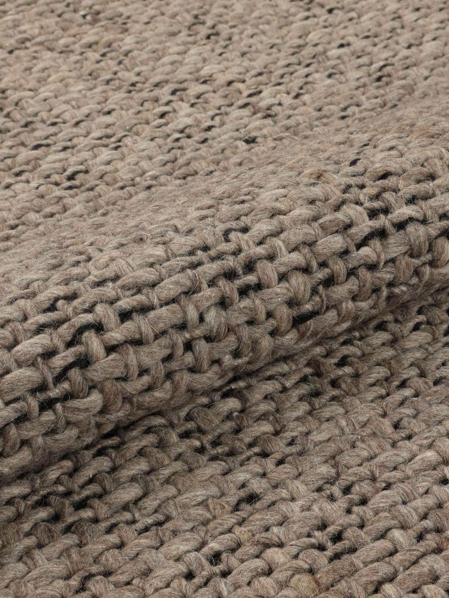 RugVista Arowana, Tapis, 140 x 200 cm, Rectangulaire, Poil Moyen, Salle de séjour, Chambre, Nettoyage à Sec Seulement, Certifié Care & Fair, Marron/Noir