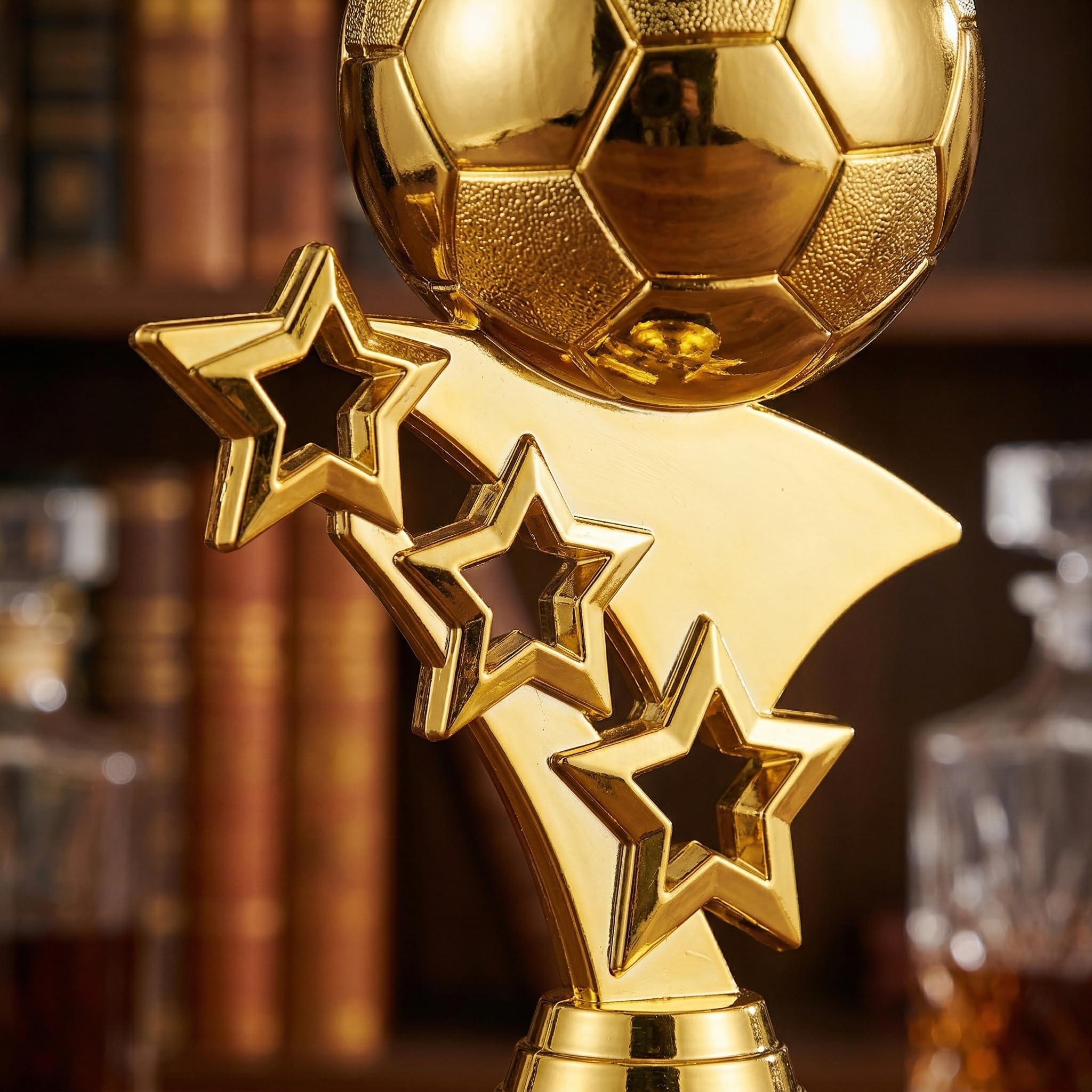 Toyvian Trophée Football Coupe du Monde Ballon Doré Design Créatif Récompense Tournois Vainqueur Football Réutilisable, 9,04 x 2,95 x 2,95 Pouces