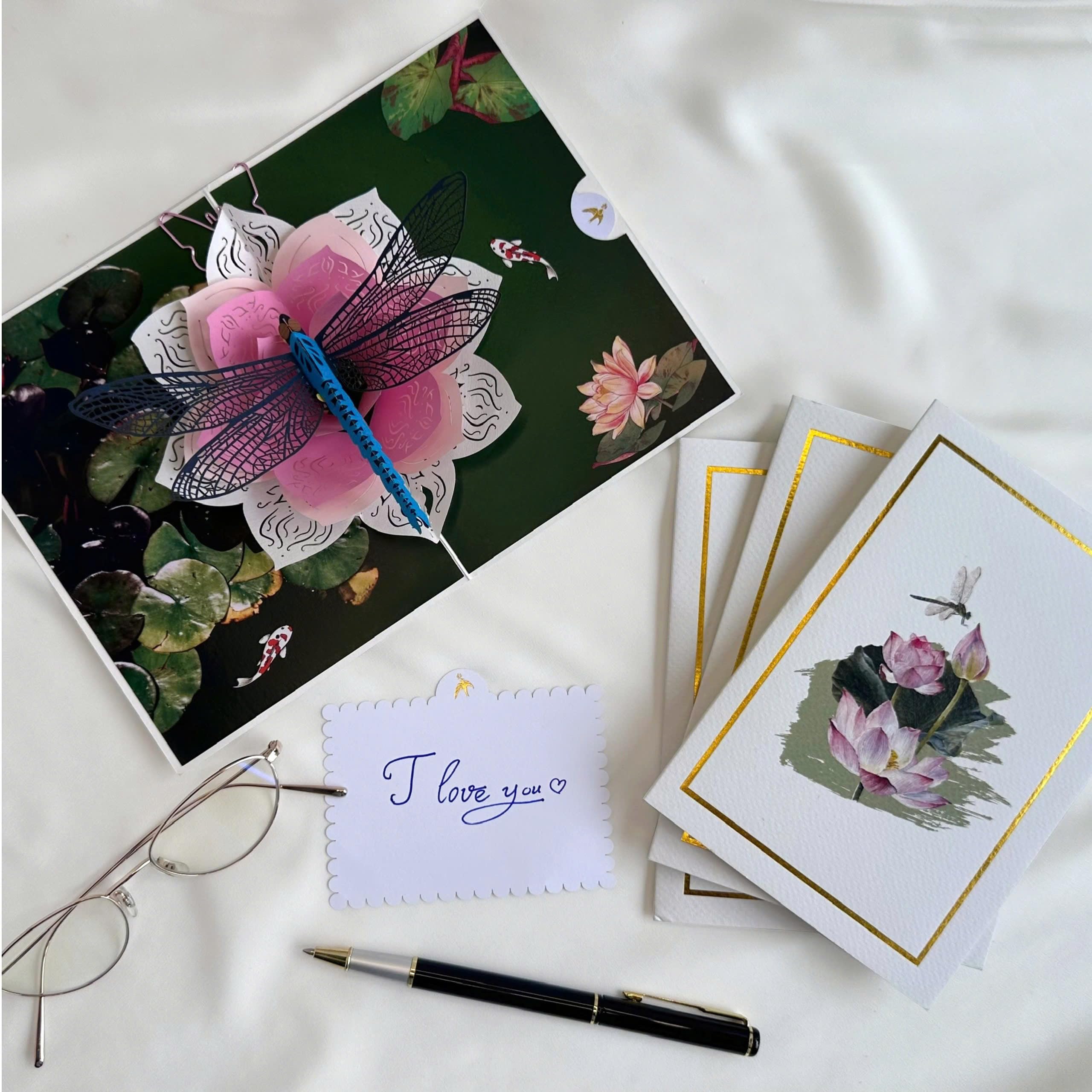Aimeeoi - Tarjeta de libélula y loto, tarjeta 3D desplegable para el día de la madre para mujer, tarjeta perfecta de cumpleaños, aniversario o día de San Valentín para mamá, esposa, hermana,
